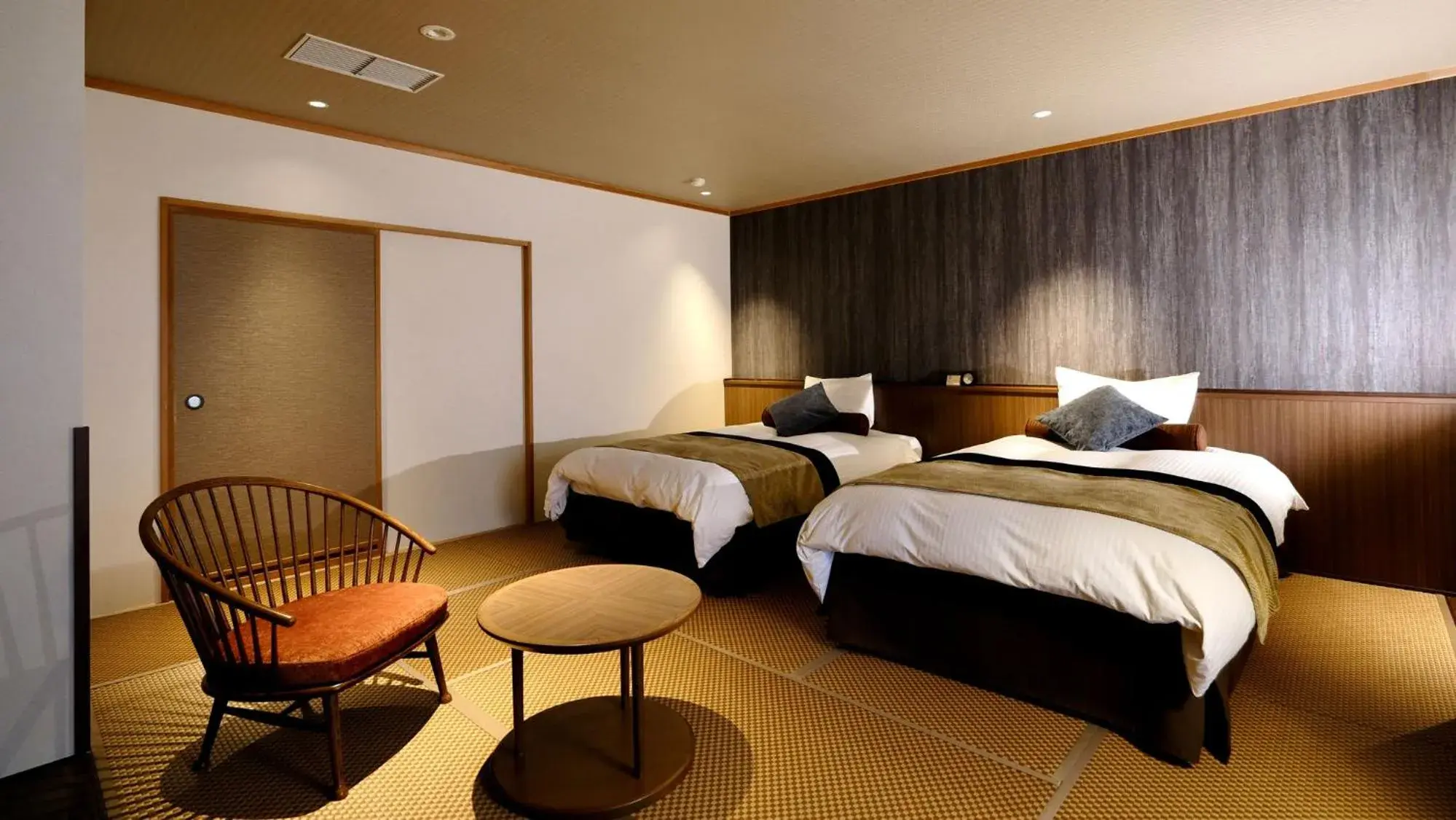 Japanese-Style Modern Twin Room with Beds & Shower-Annex - single occupancy in Kitakobushi Shiretoko Hotel & Resort Japanese-Style Modern Twin Room with Beds & Shower-Annex - single occupancy in Kitakobushi Shiretoko Hotel & Resort