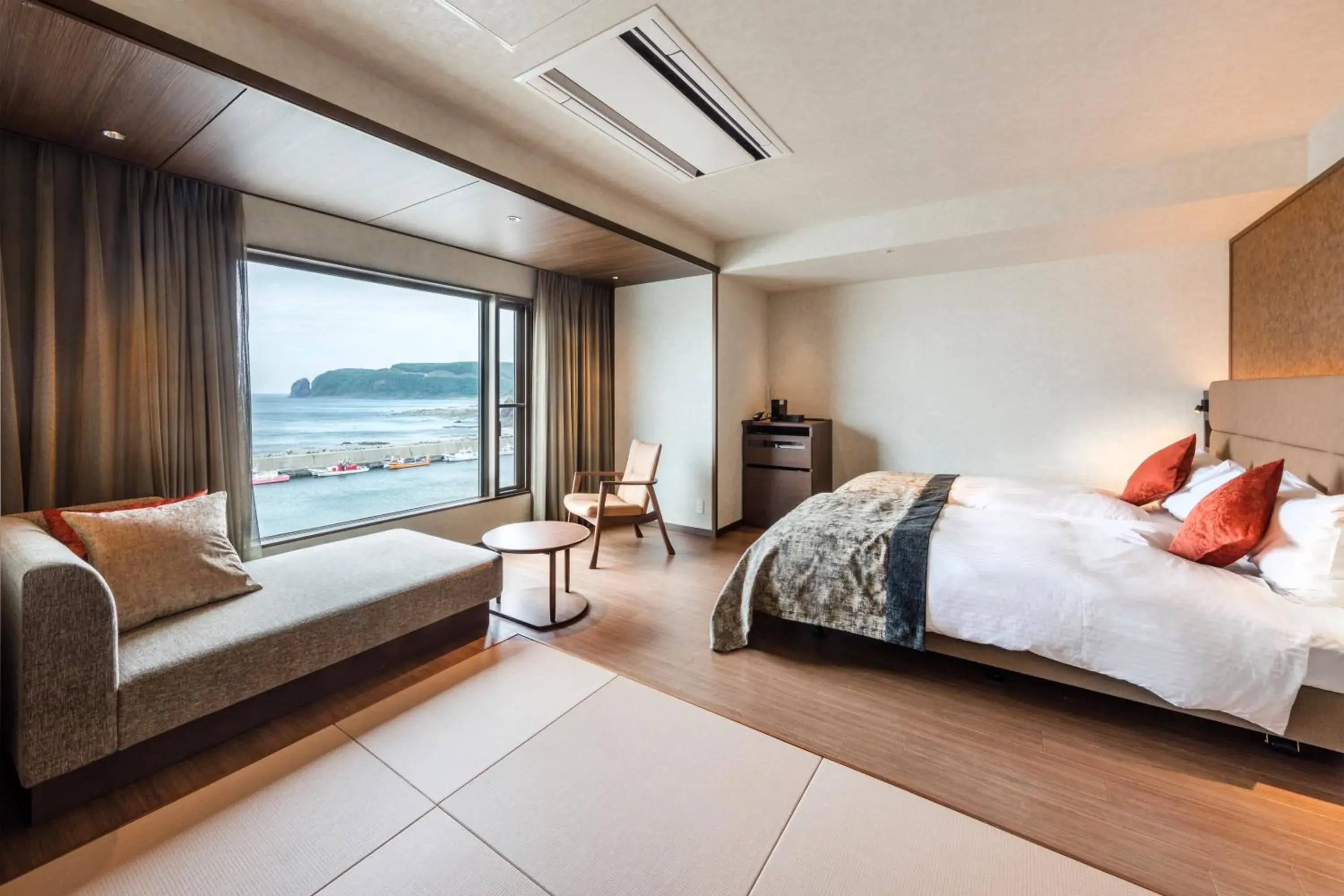 Twin Room with Sea View & Shower-2Person - single occupancy in Kitakobushi Shiretoko Hotel & Resort Twin Room with Sea View & Shower-2Person - single occupancy in Kitakobushi Shiretoko Hotel & Resort