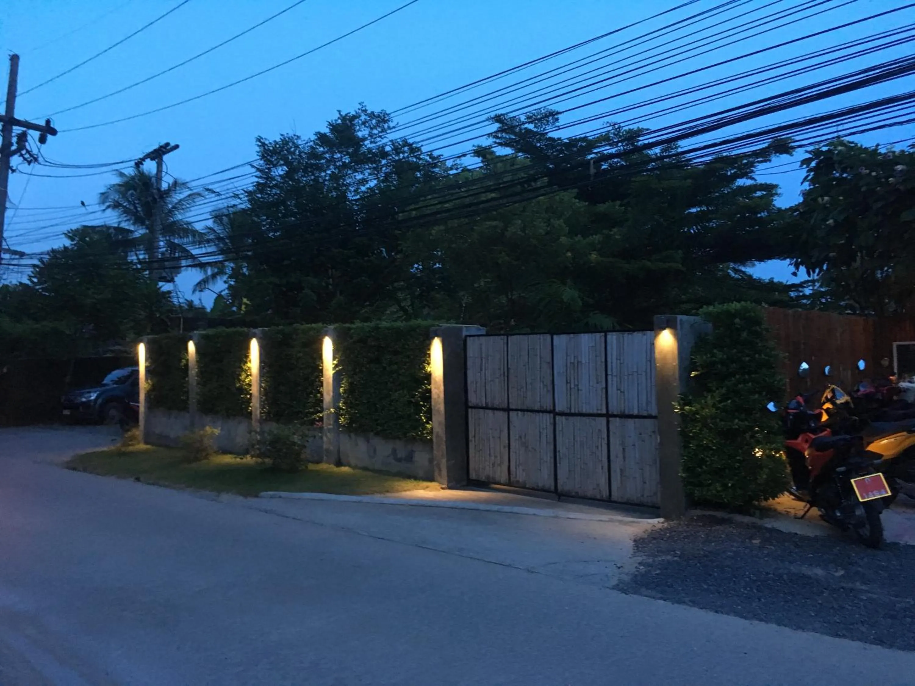 Off site in Benjamin's Hut