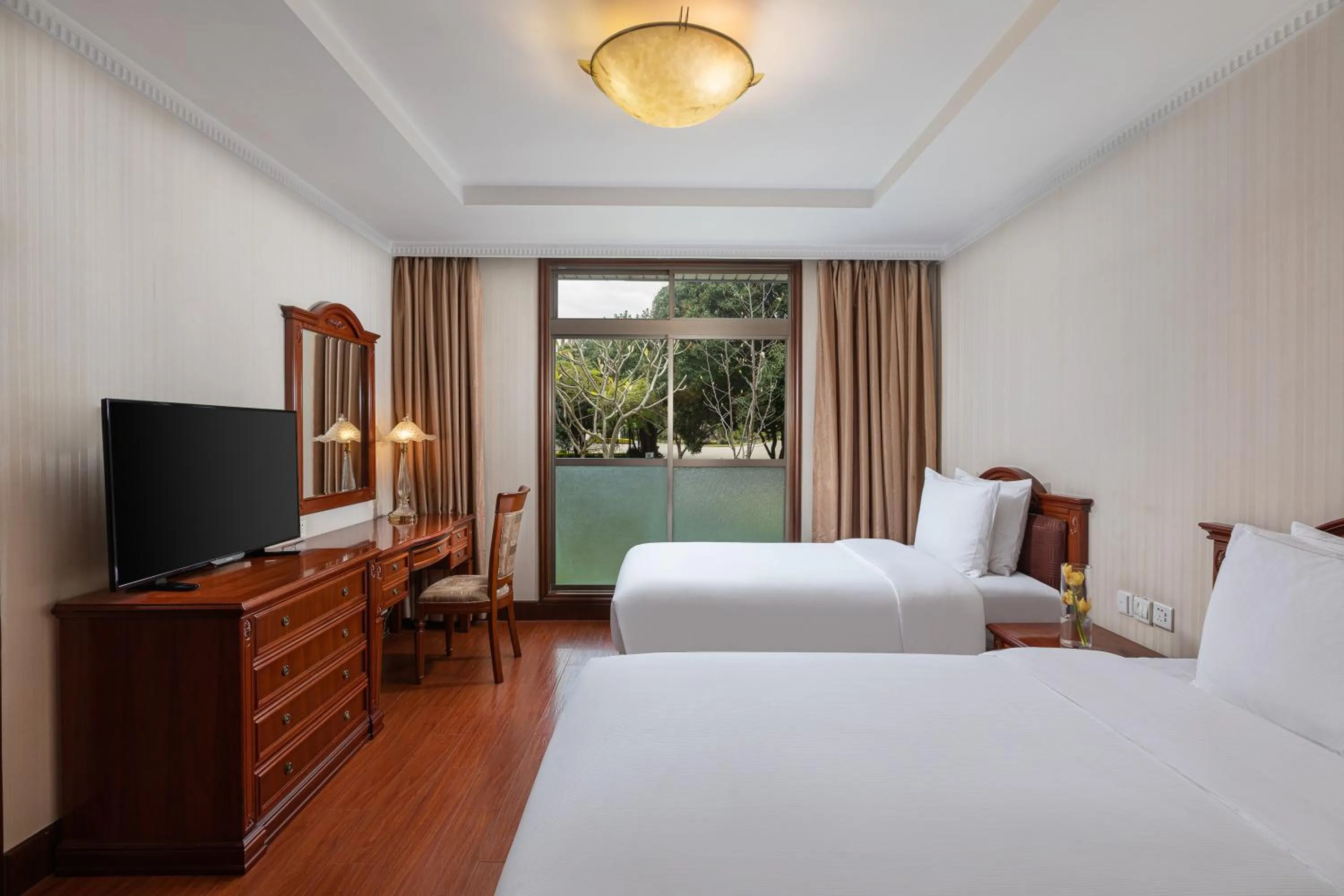 Photo of the whole room, Bed in Xiamen C&D Hotel