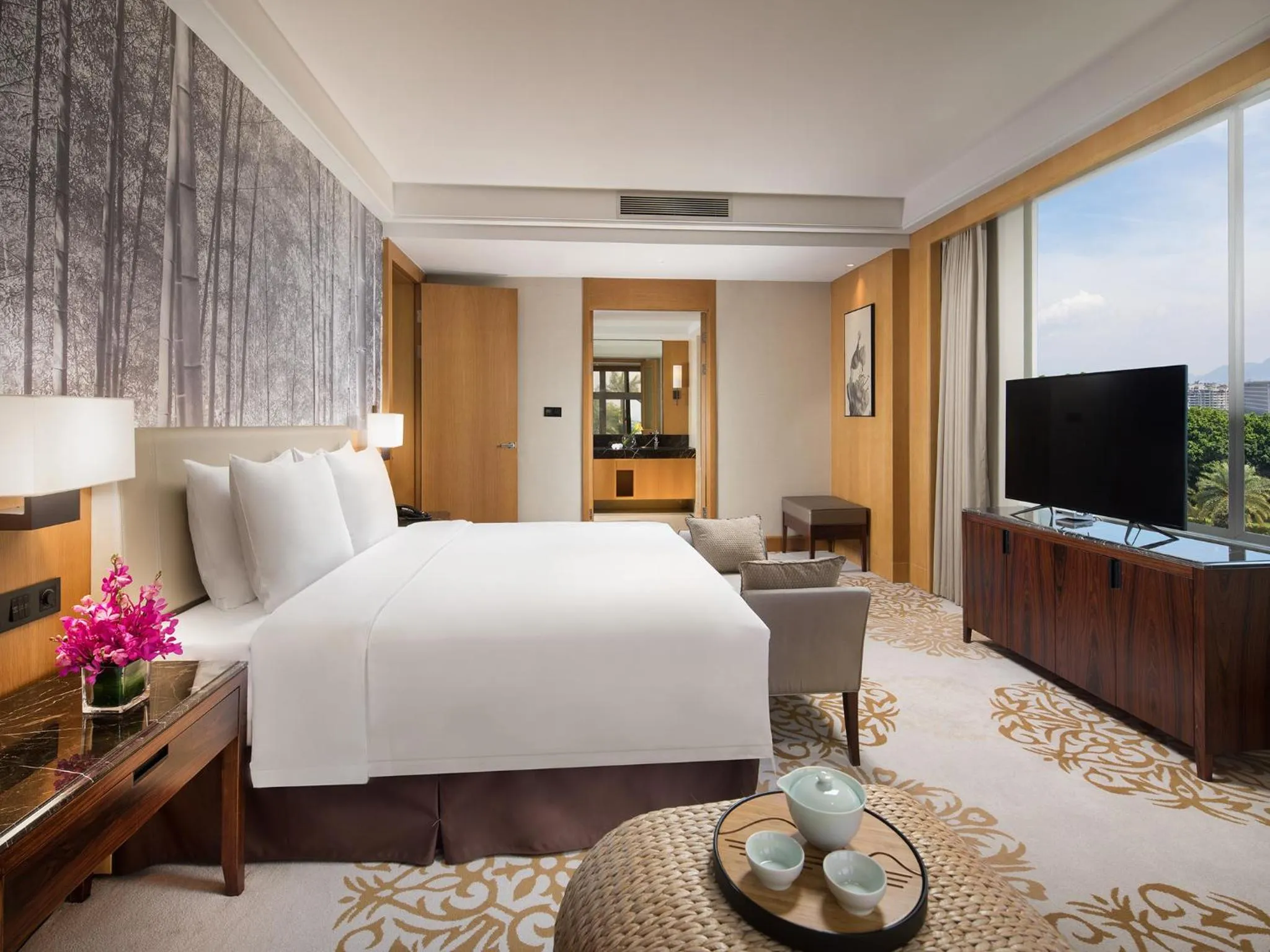 Bedroom, Bed in Xiamen C&D Hotel