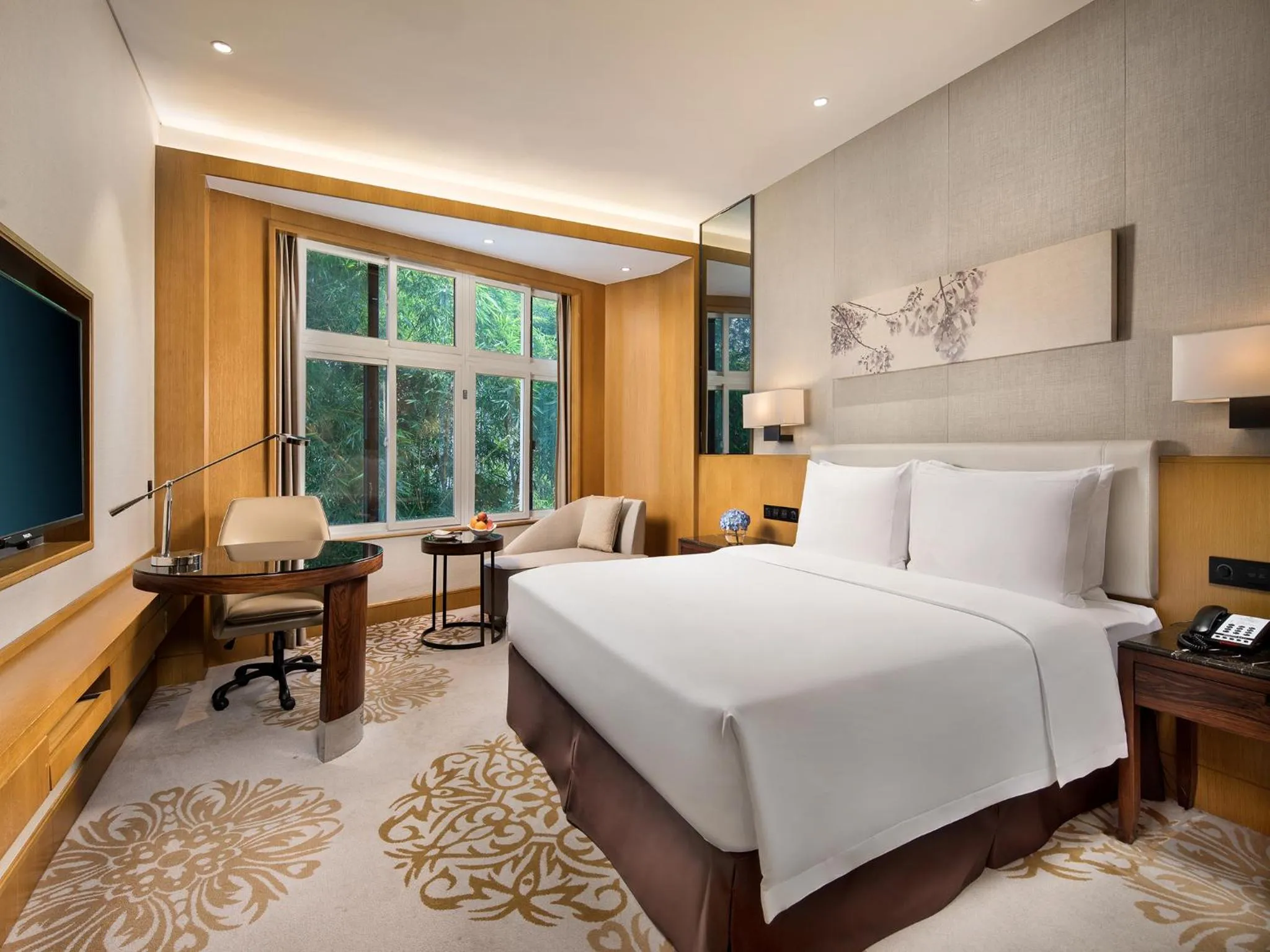 Inner courtyard view, Bed in Xiamen C&D Hotel