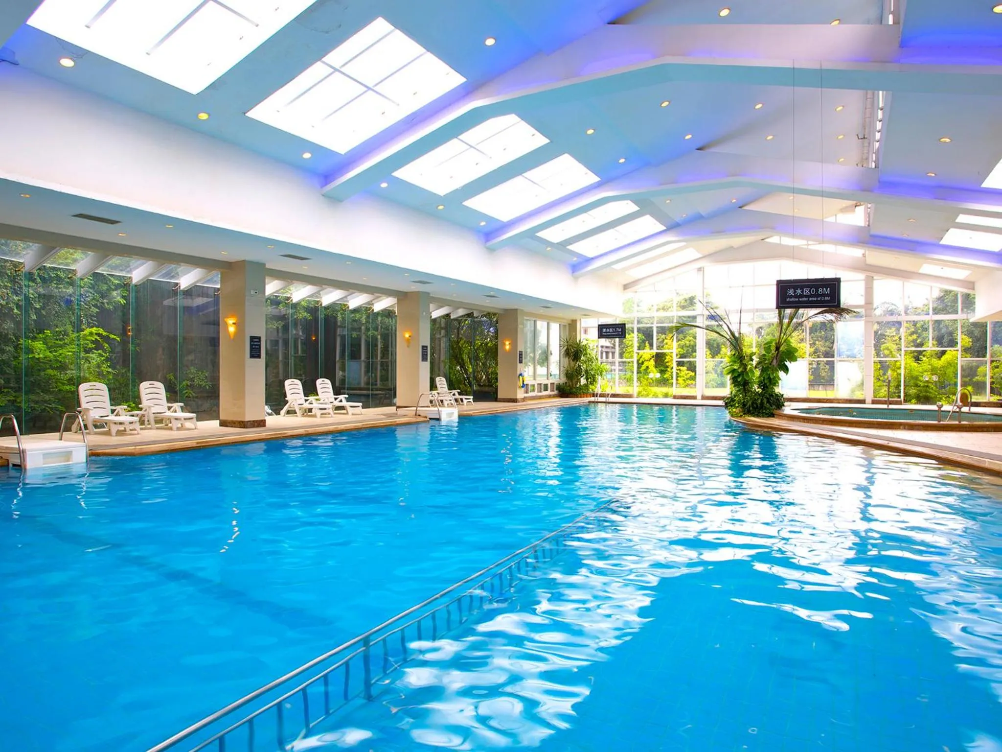 Swimming pool in Xiamen C&D Hotel