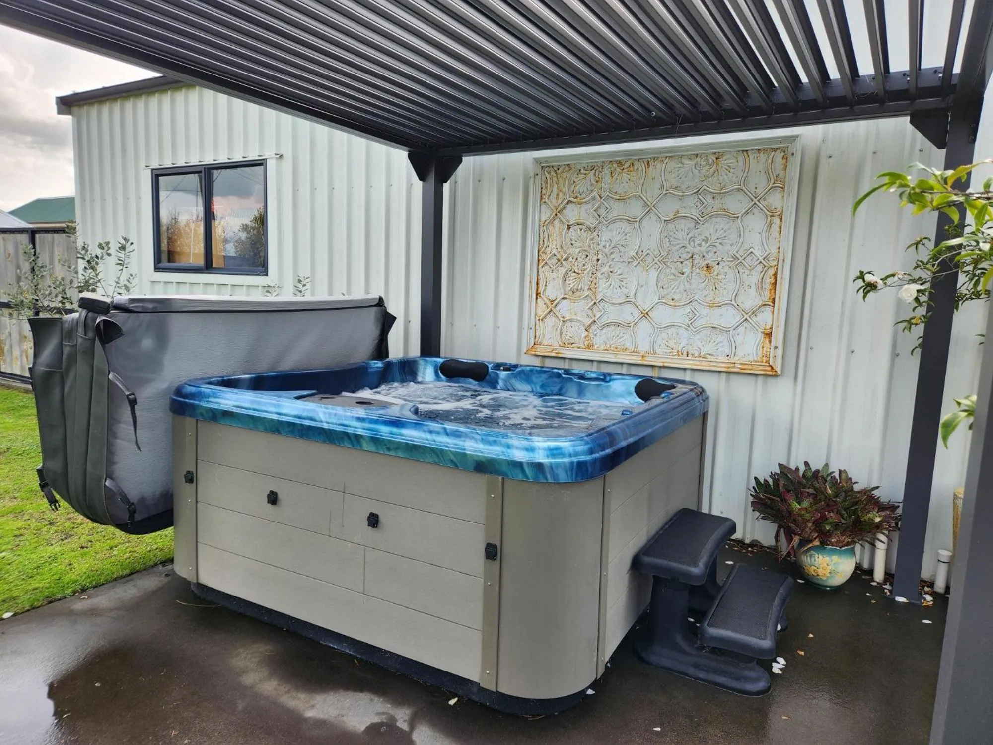 Hot Tub in Cedar House