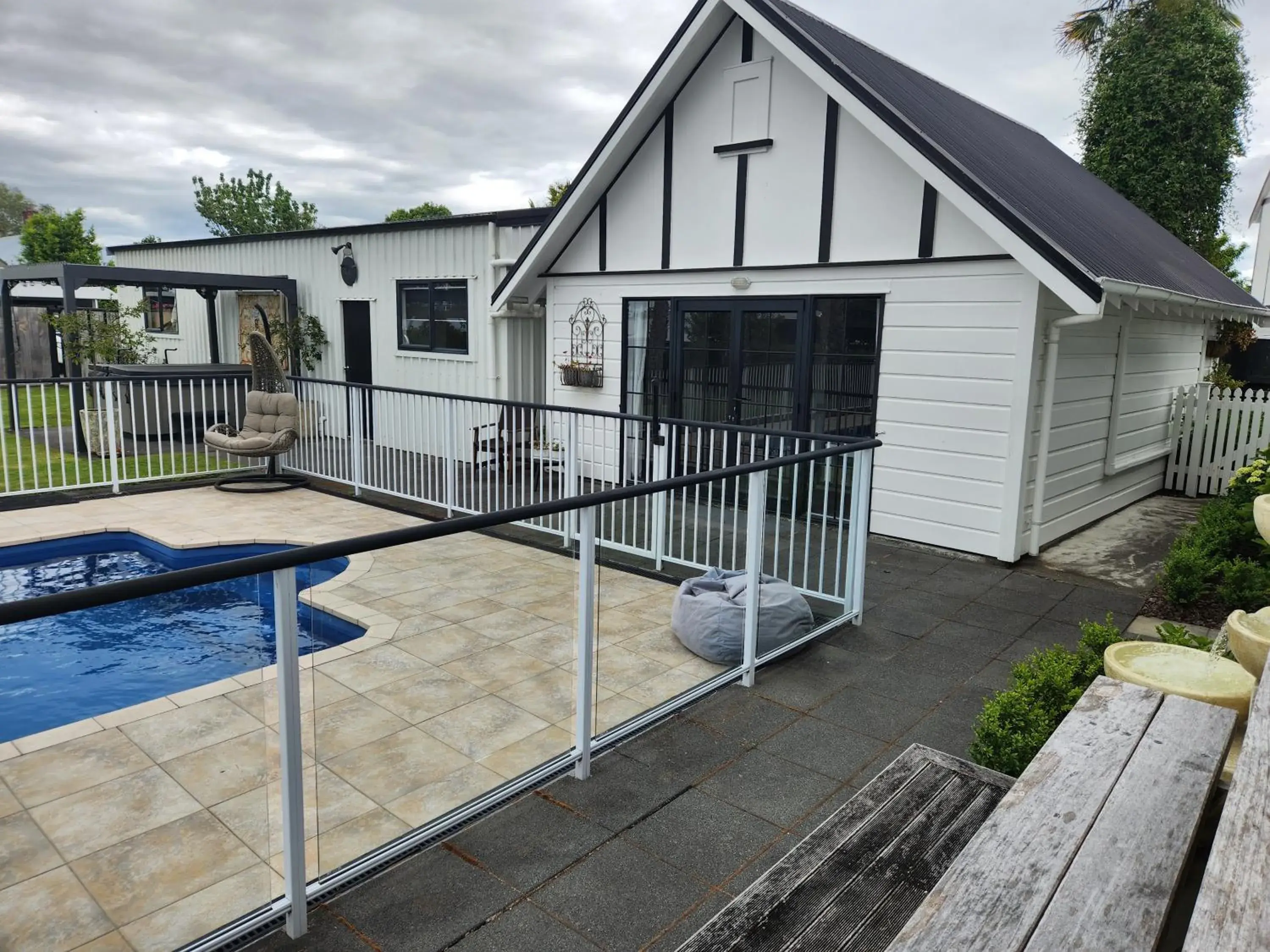 Two-Bedroom Apartment - Annex in Cedar House Two-Bedroom Apartment - Annex in Cedar House