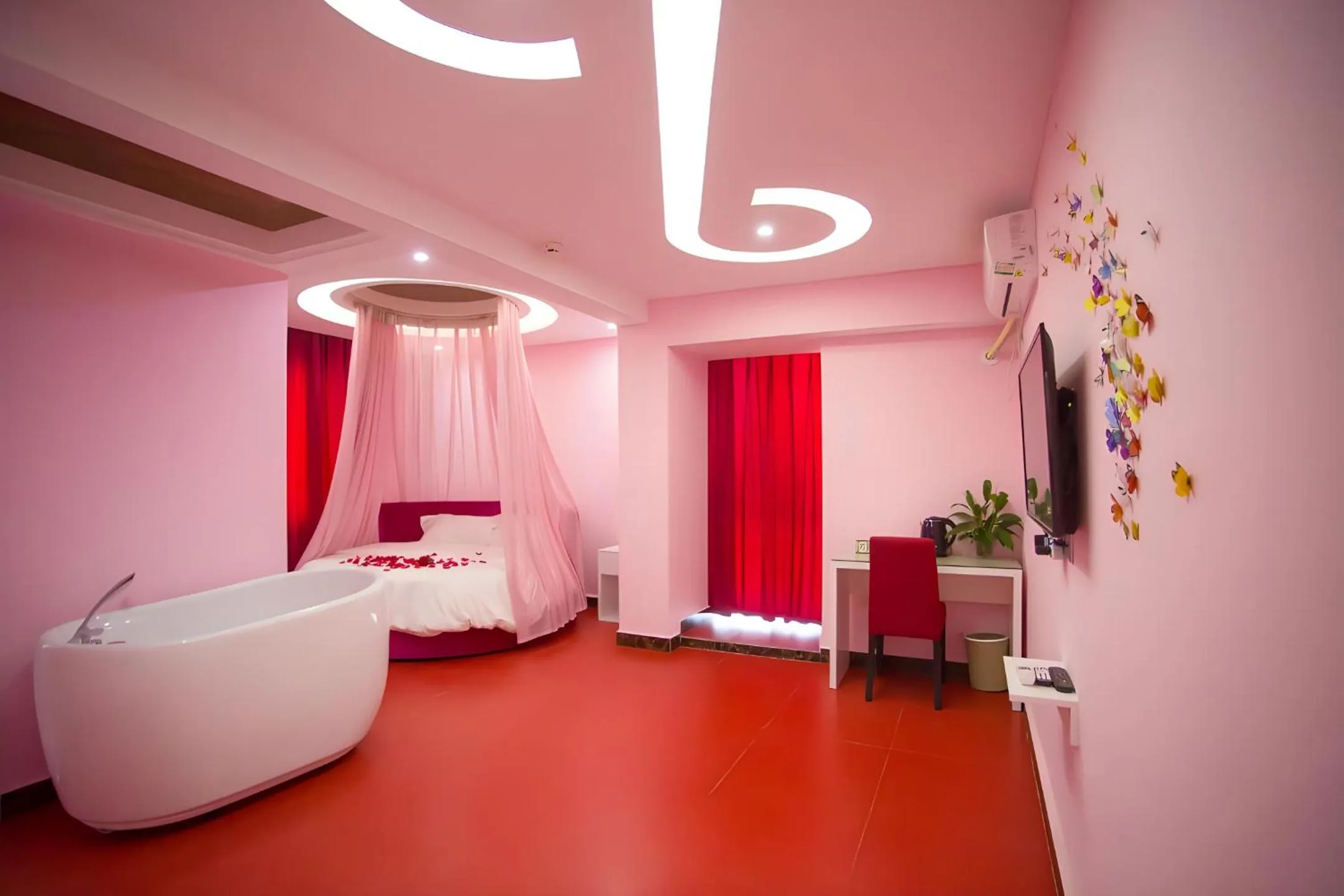 Photo of the whole room, Bed in Zhangjiajie Cat Theme Inn