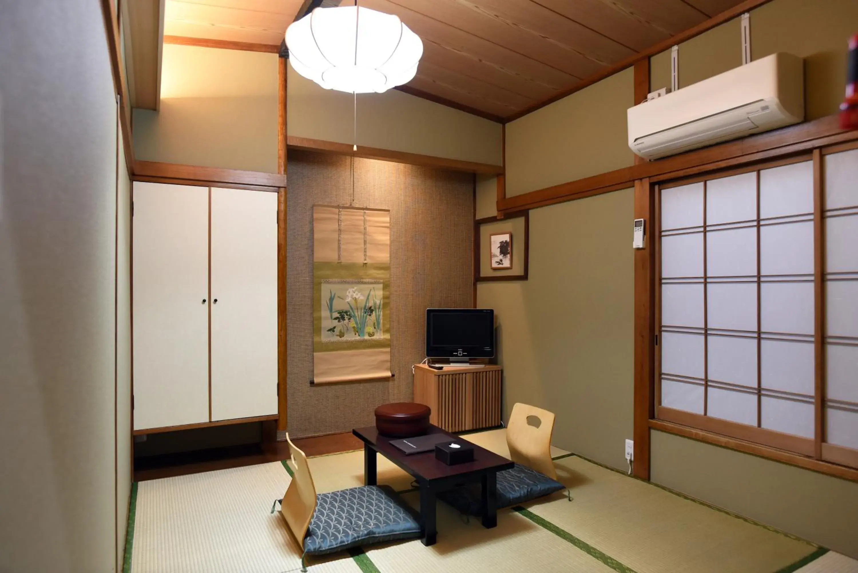 Japanese-Style Twin Room - single occupancy in Ryokan Sansuiso Japanese-Style Twin Room - single occupancy in Ryokan Sansuiso