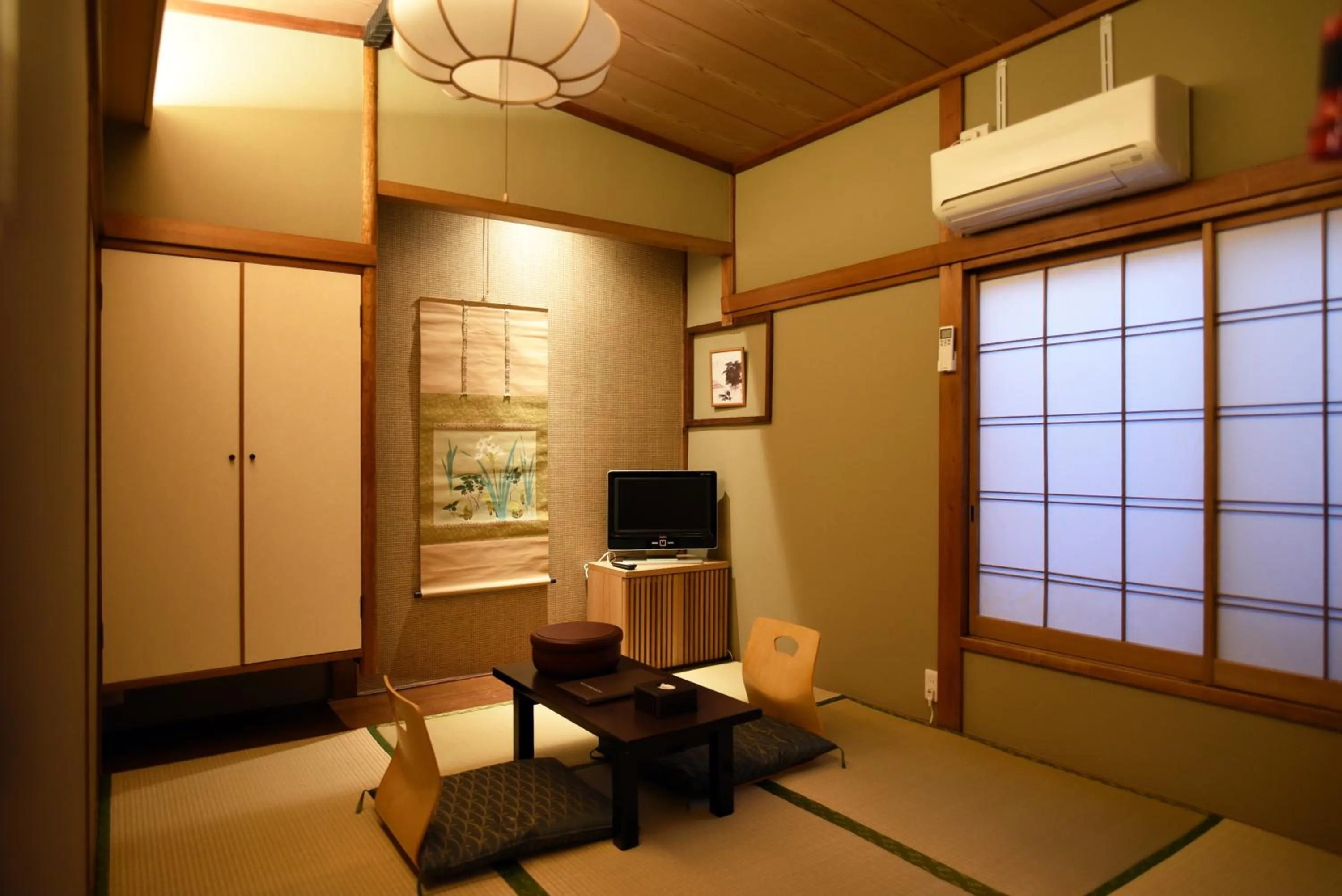 Photo of the whole room in Ryokan Sansuiso