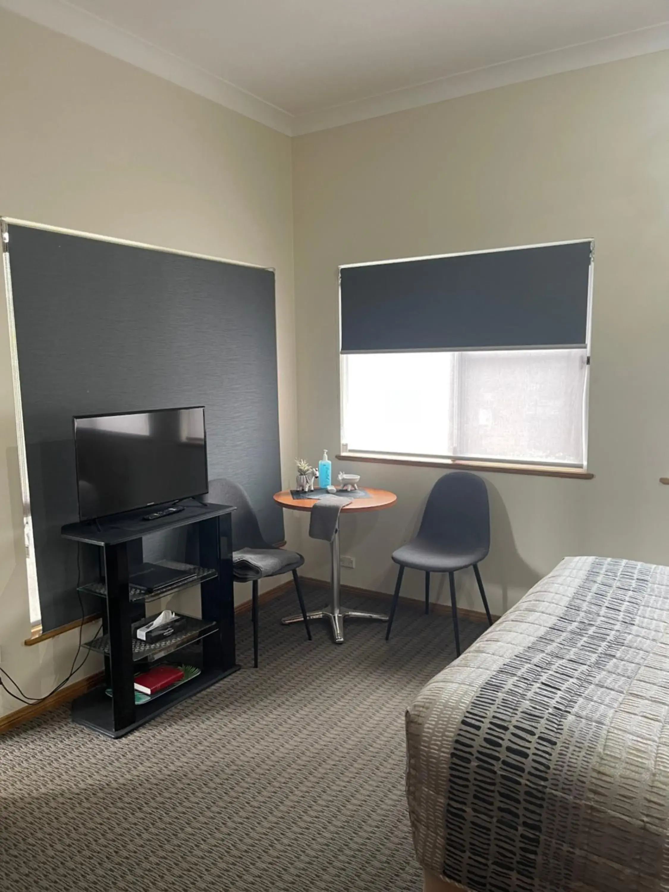 Budget Single Room in Westwood Motor Inn Budget Single Room in Westwood Motor Inn