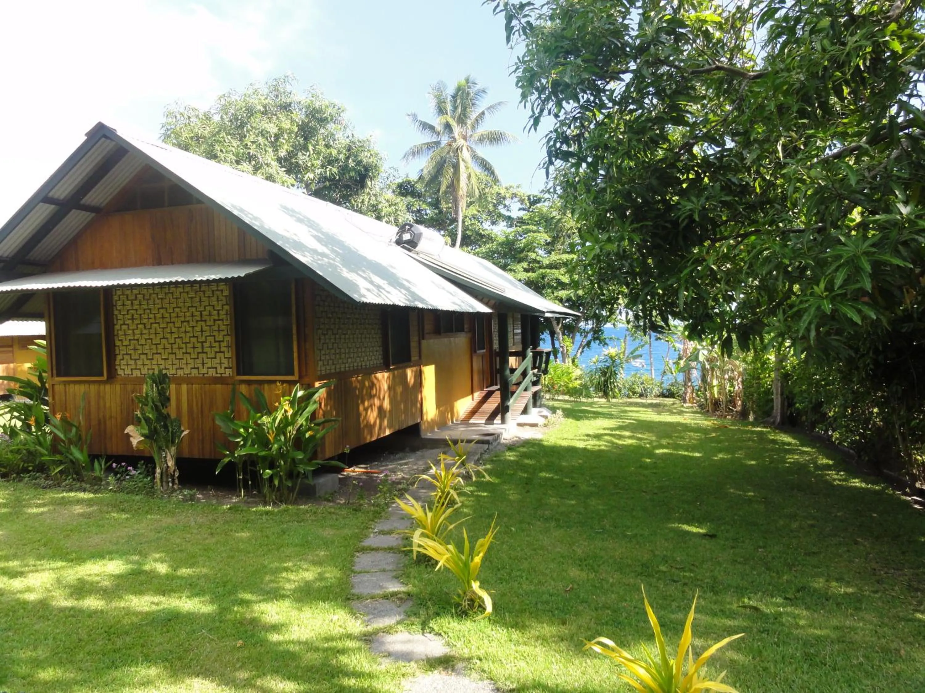 Property building in Kokopo Beach Bungalow Resort