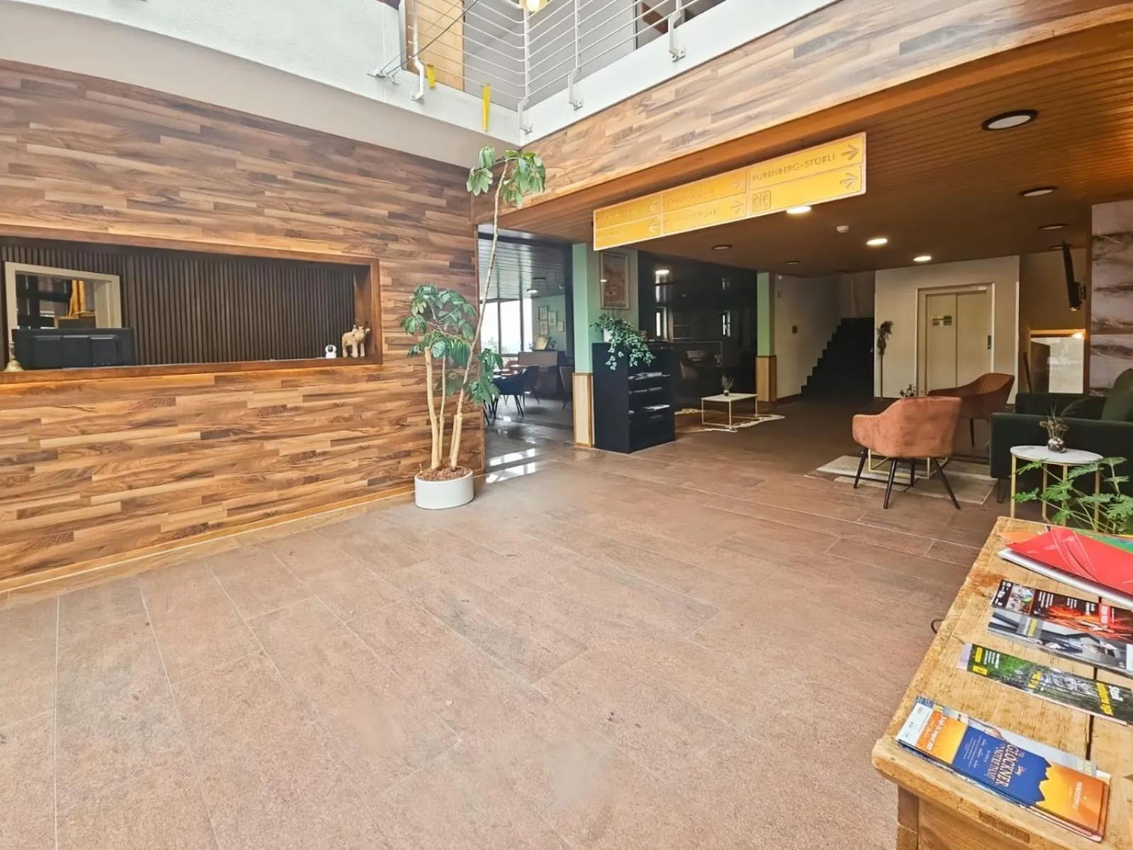 Lobby or reception in Hotel Aeschi Park