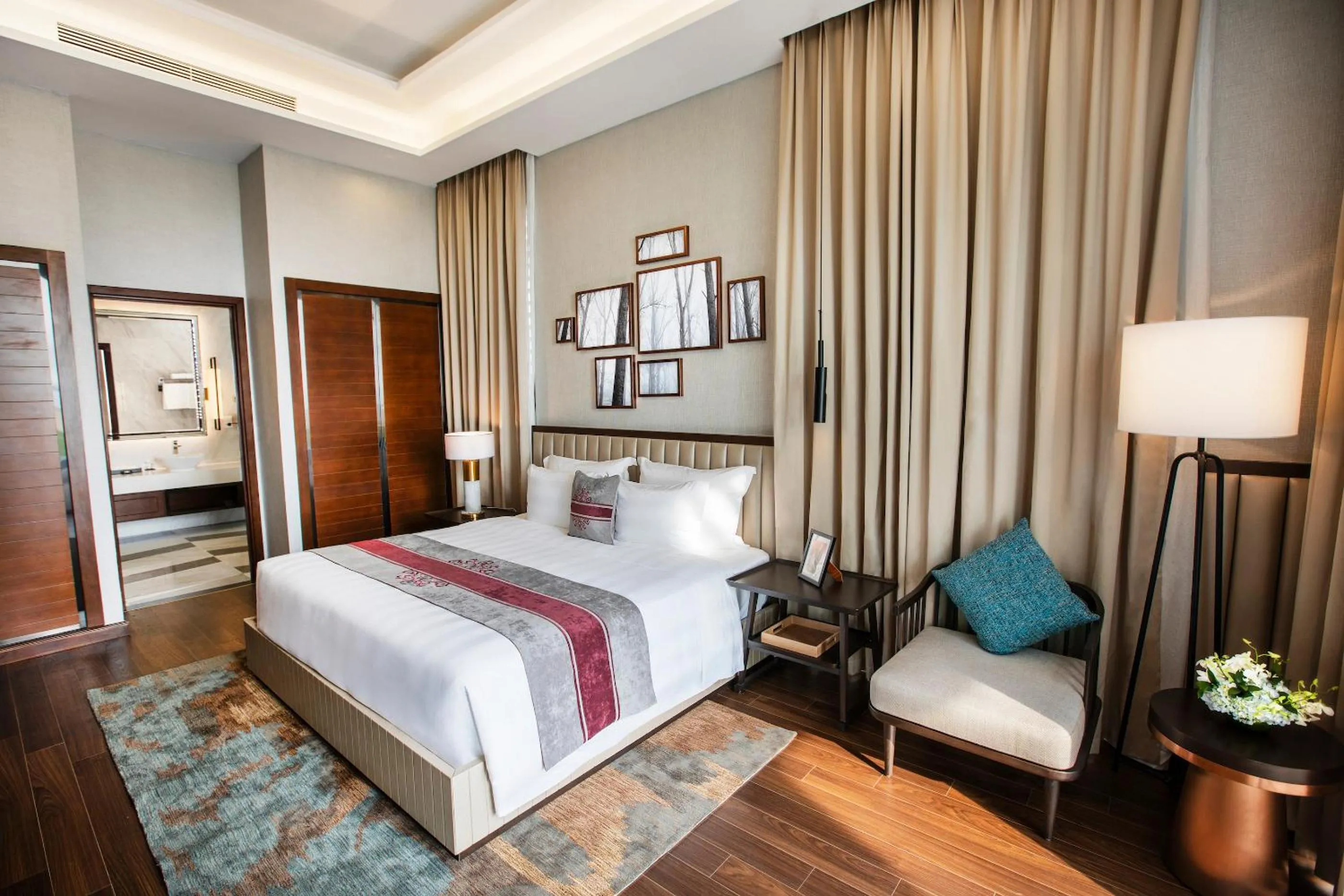 Bed in Vinpearl Resort & Golf Nam Hoi An