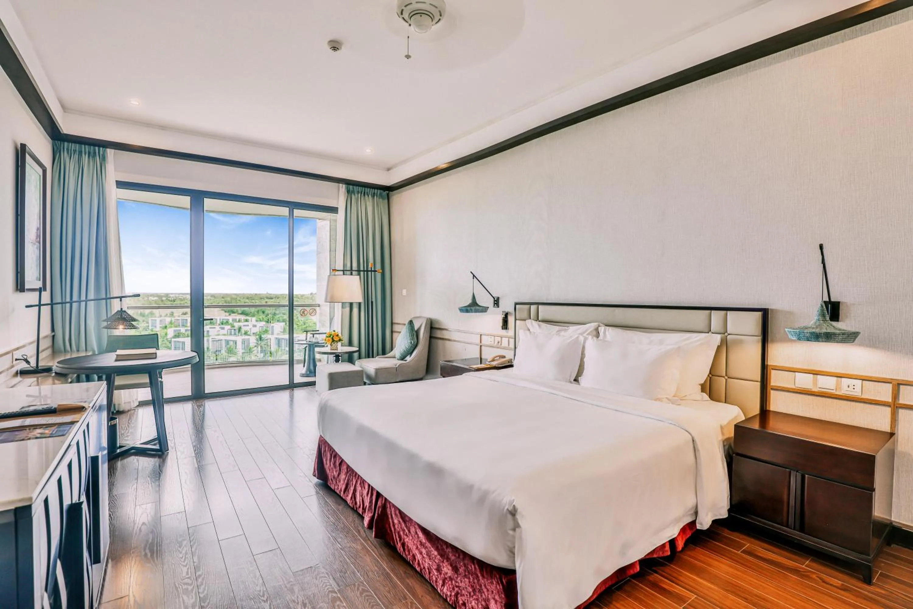 Bed in Vinpearl Resort & Golf Nam Hoi An