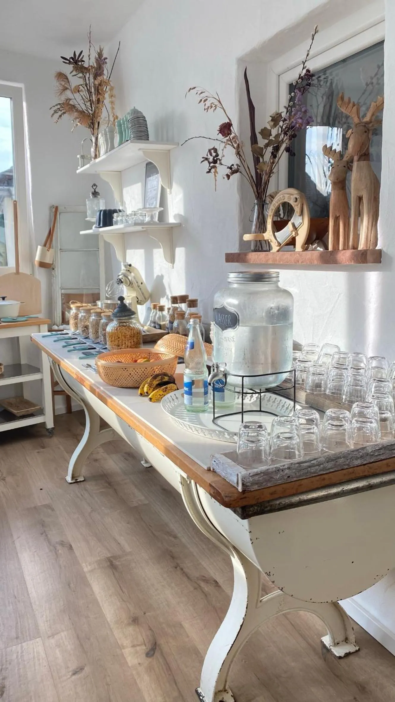 Food and drinks in Haus am Heiner Geißler Platz by Landgasthof Zickler