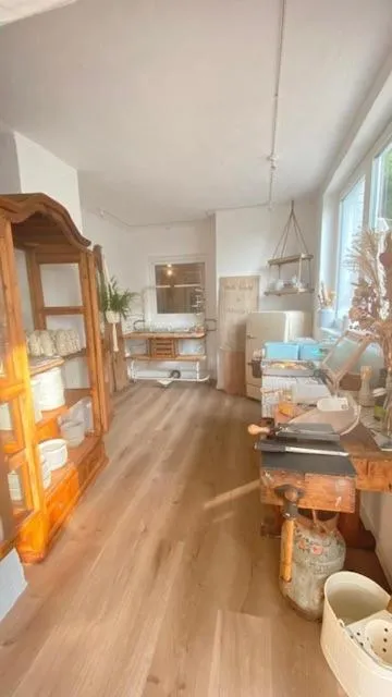 Food and drinks, Bed in Haus am Heiner Geißler Platz by Landgasthof Zickler