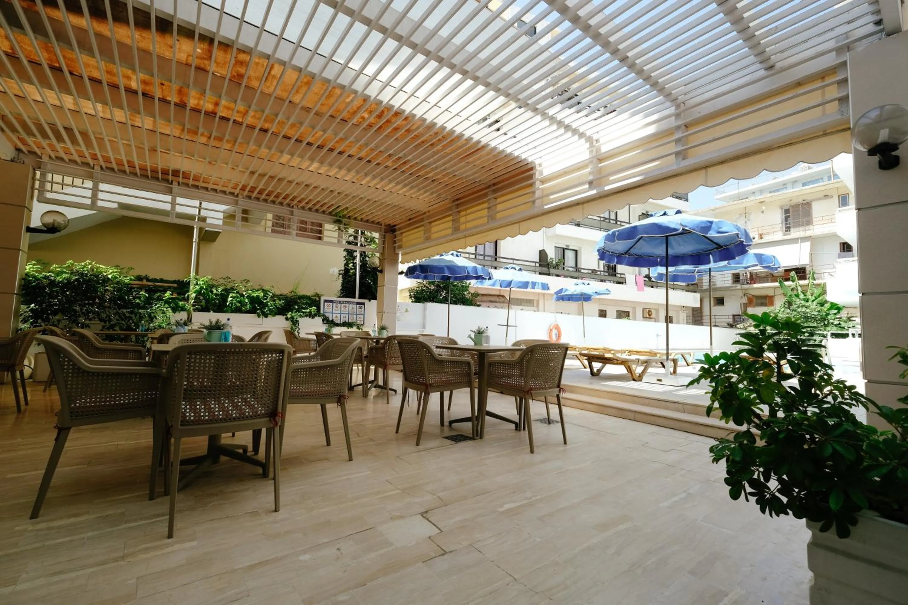 Pool view in Helena Hotel