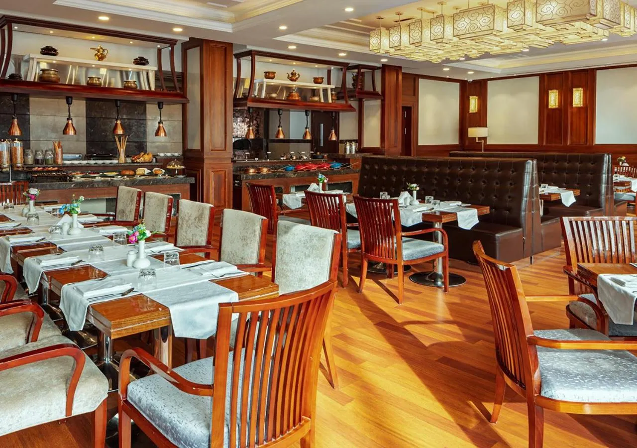 Restaurant/places to eat in The Indus Valley