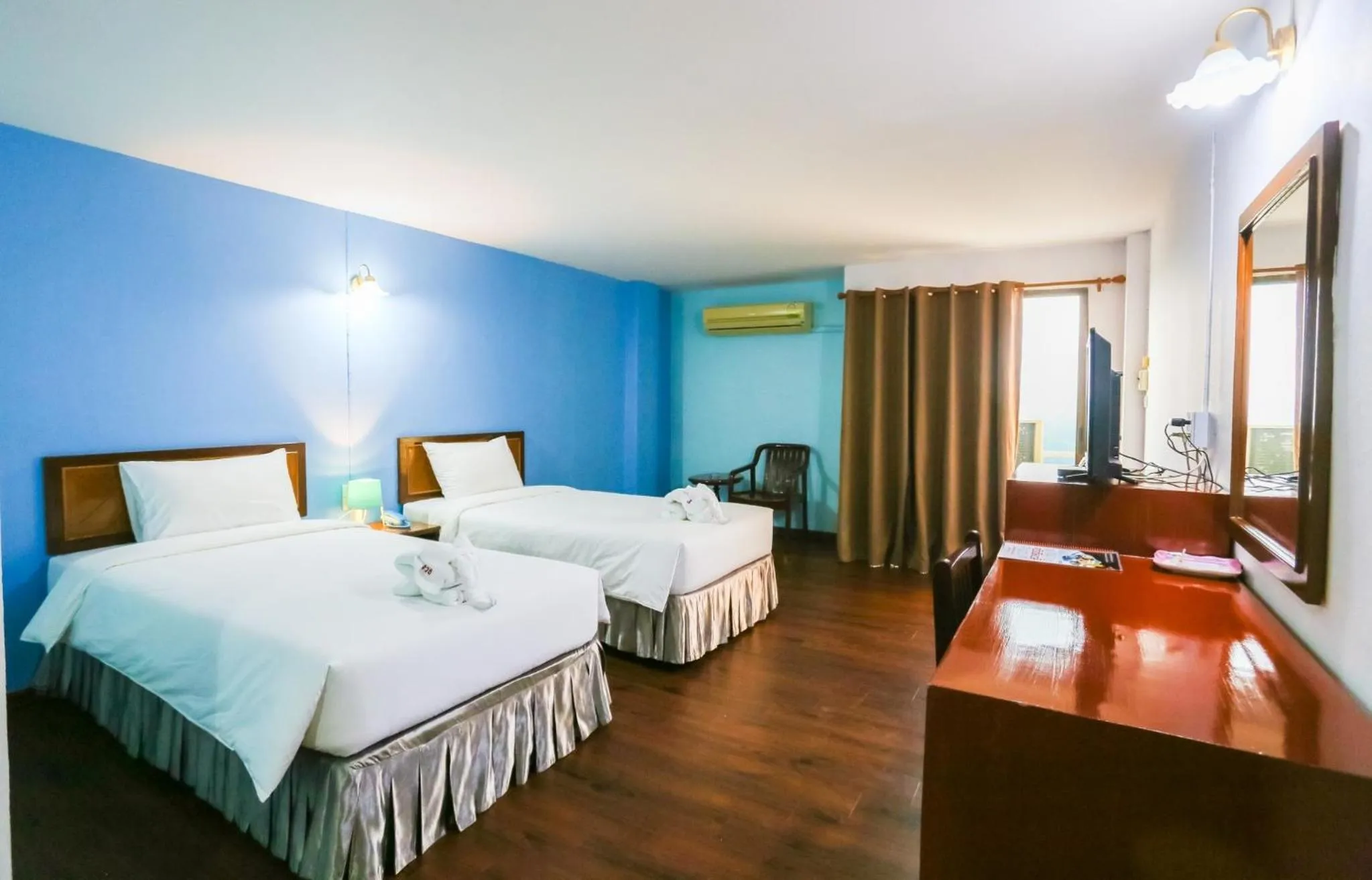 TV and multimedia, Bed in Wiangwalee Hotel