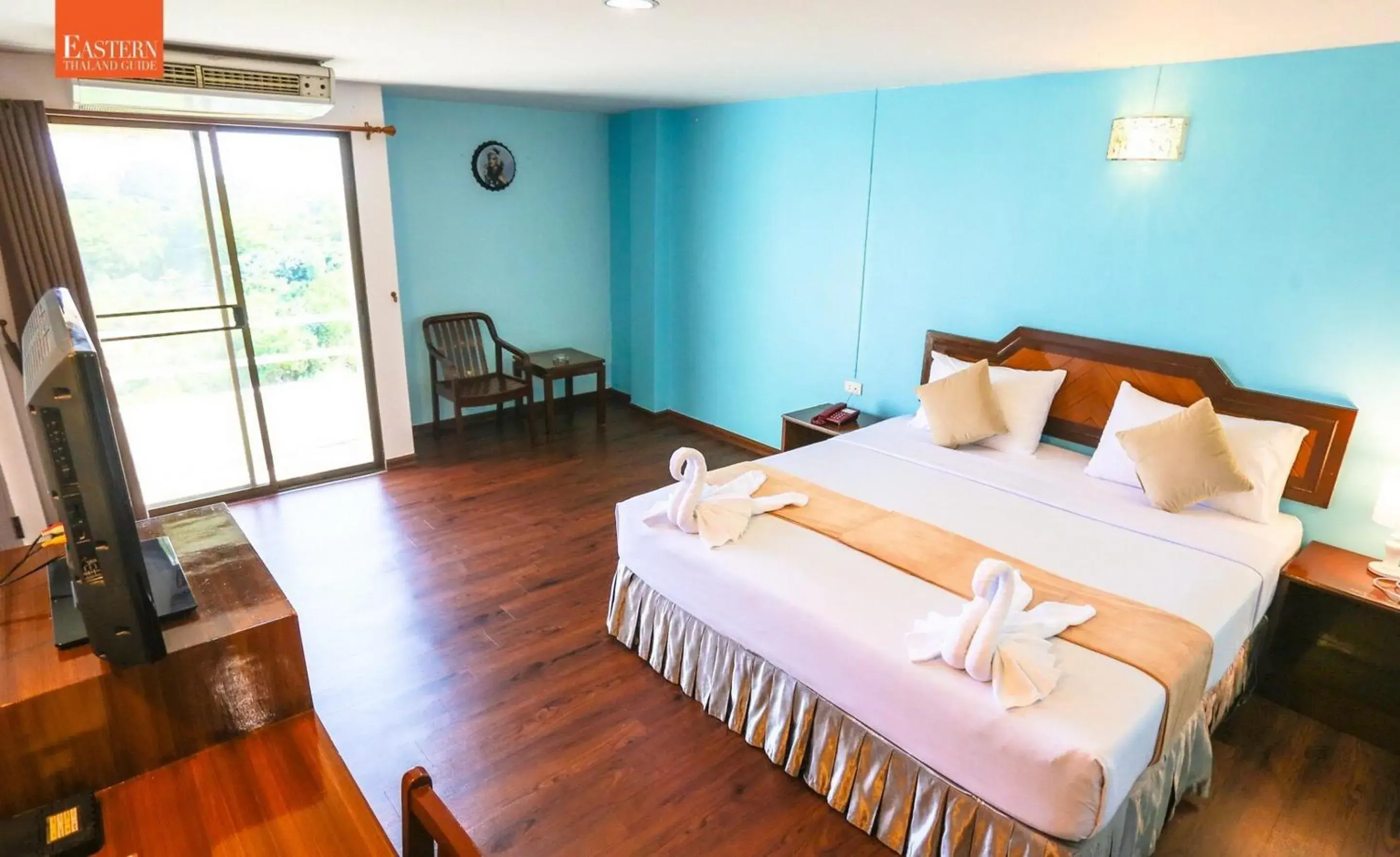 Deluxe King Room in Wiangwalee Hotel Deluxe King Room in Wiangwalee Hotel