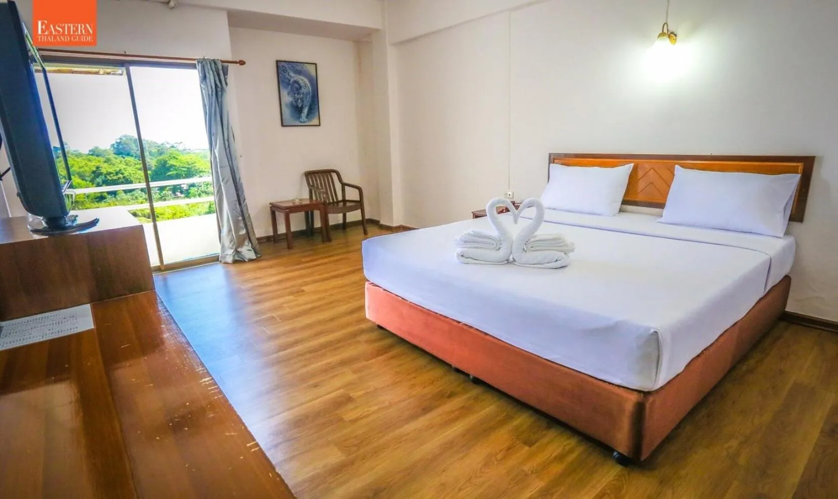 Restaurant/places to eat, Bed in Wiangwalee Hotel