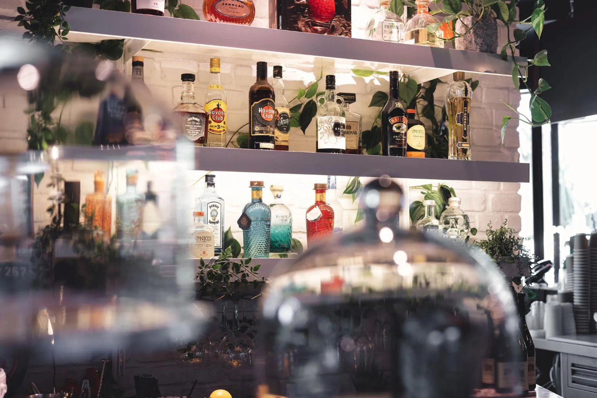 Lounge or bar in room2 Southampton Hometel