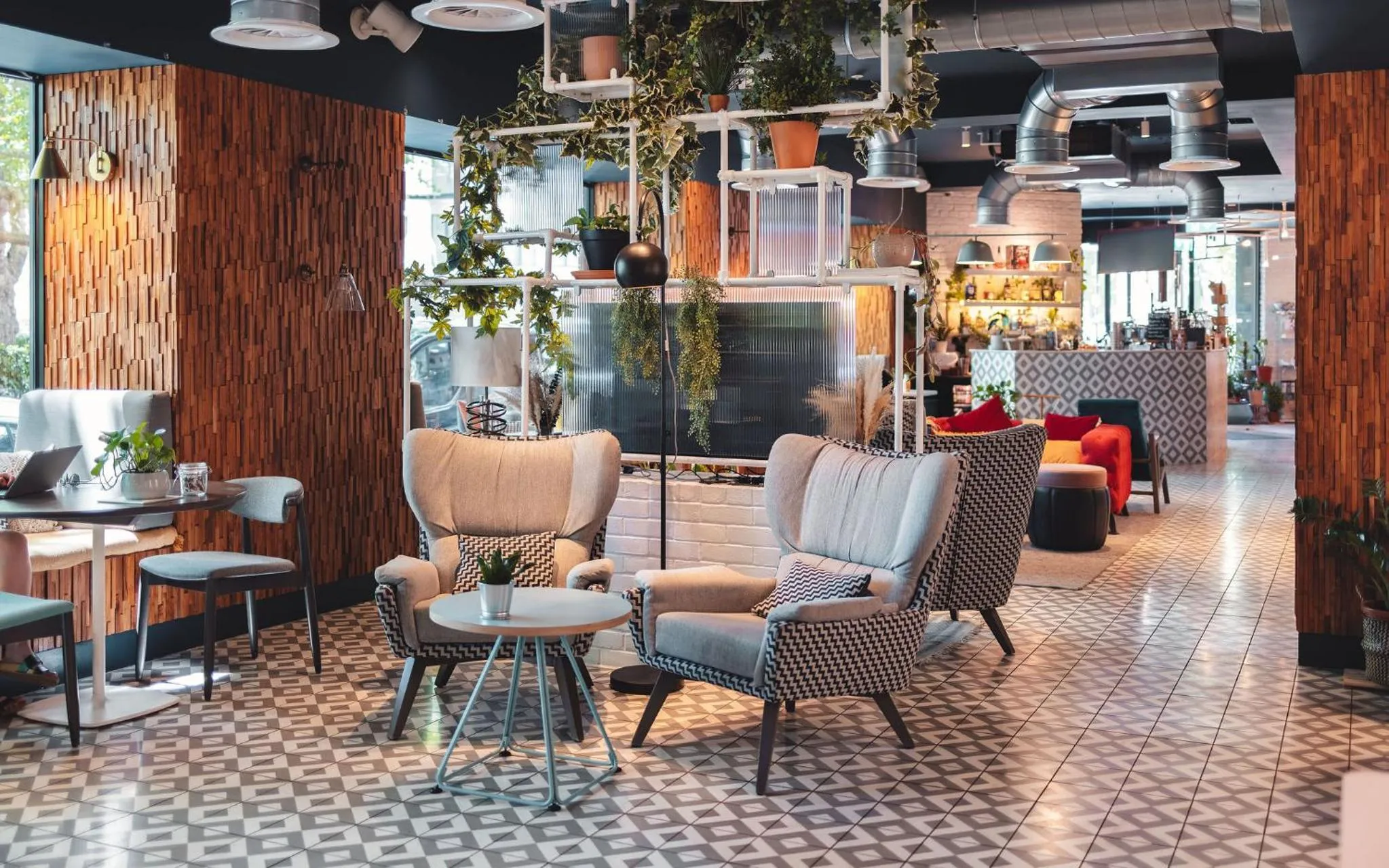 Lounge or bar in room2 Southampton Hometel