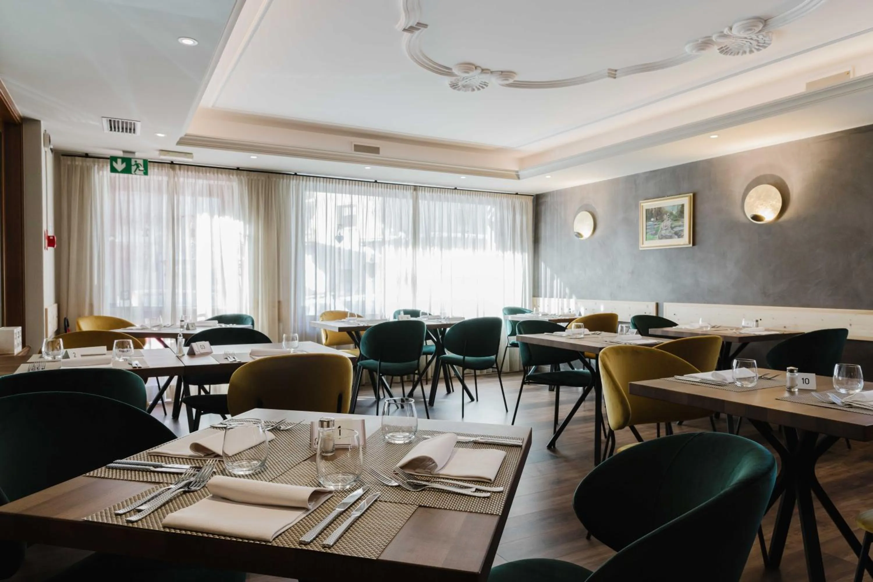 Restaurant/places to eat in Hotel St. Michael