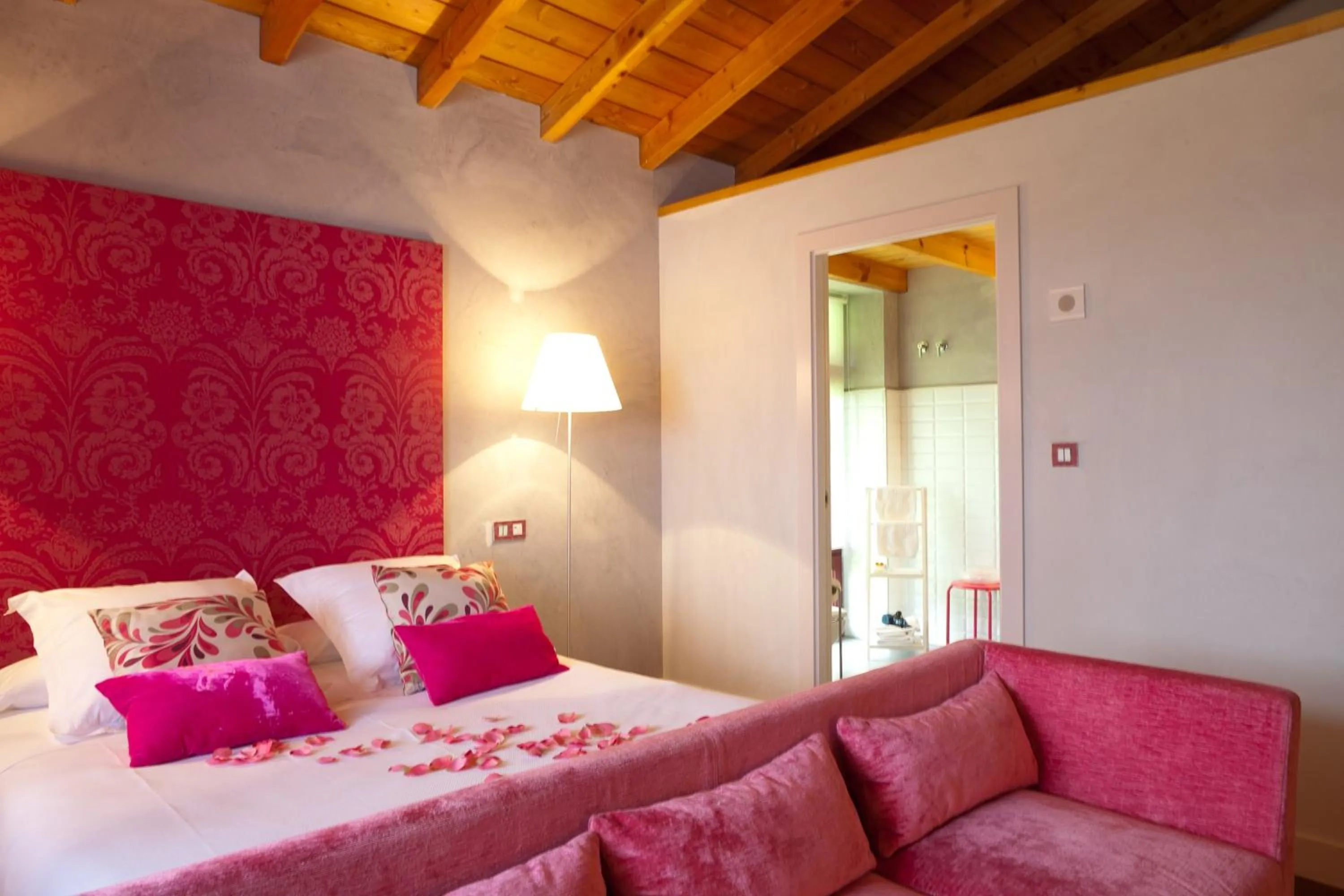 Decorative detail, Bed in Casa Rural Etxegorri