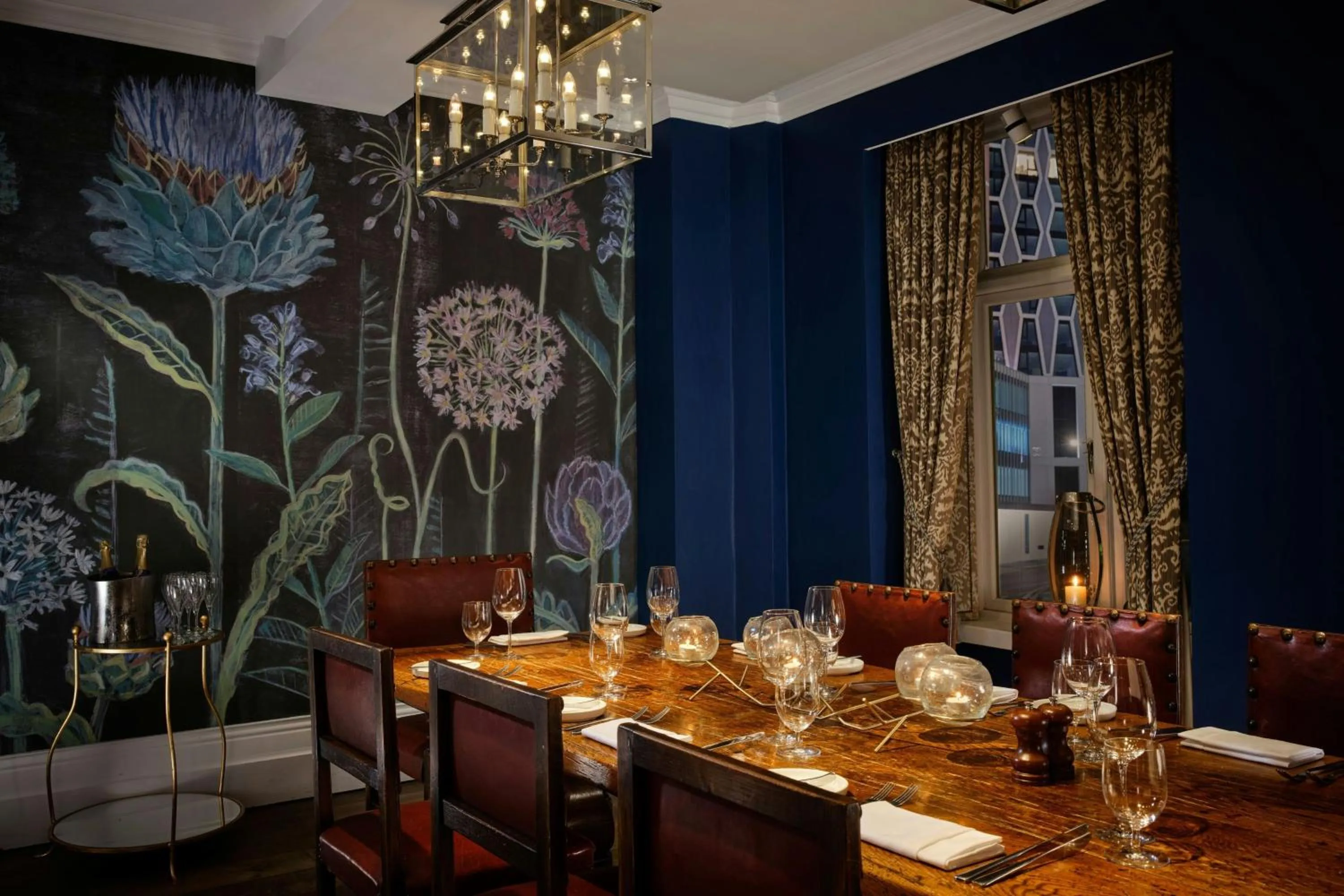 Restaurant/places to eat in St. Ermin's Hotel, Autograph Collection