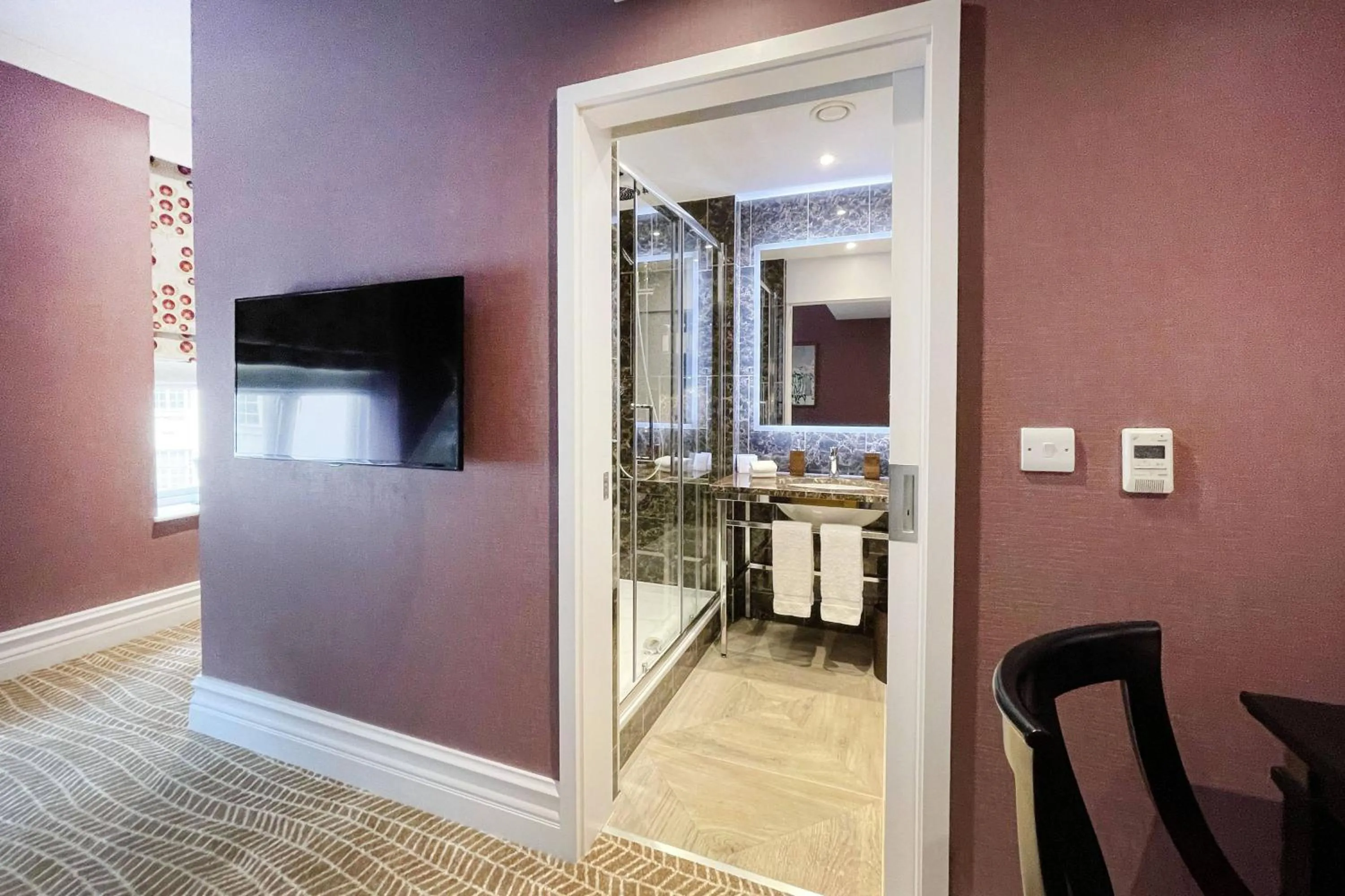 Bathroom in St. Ermin's Hotel, Autograph Collection