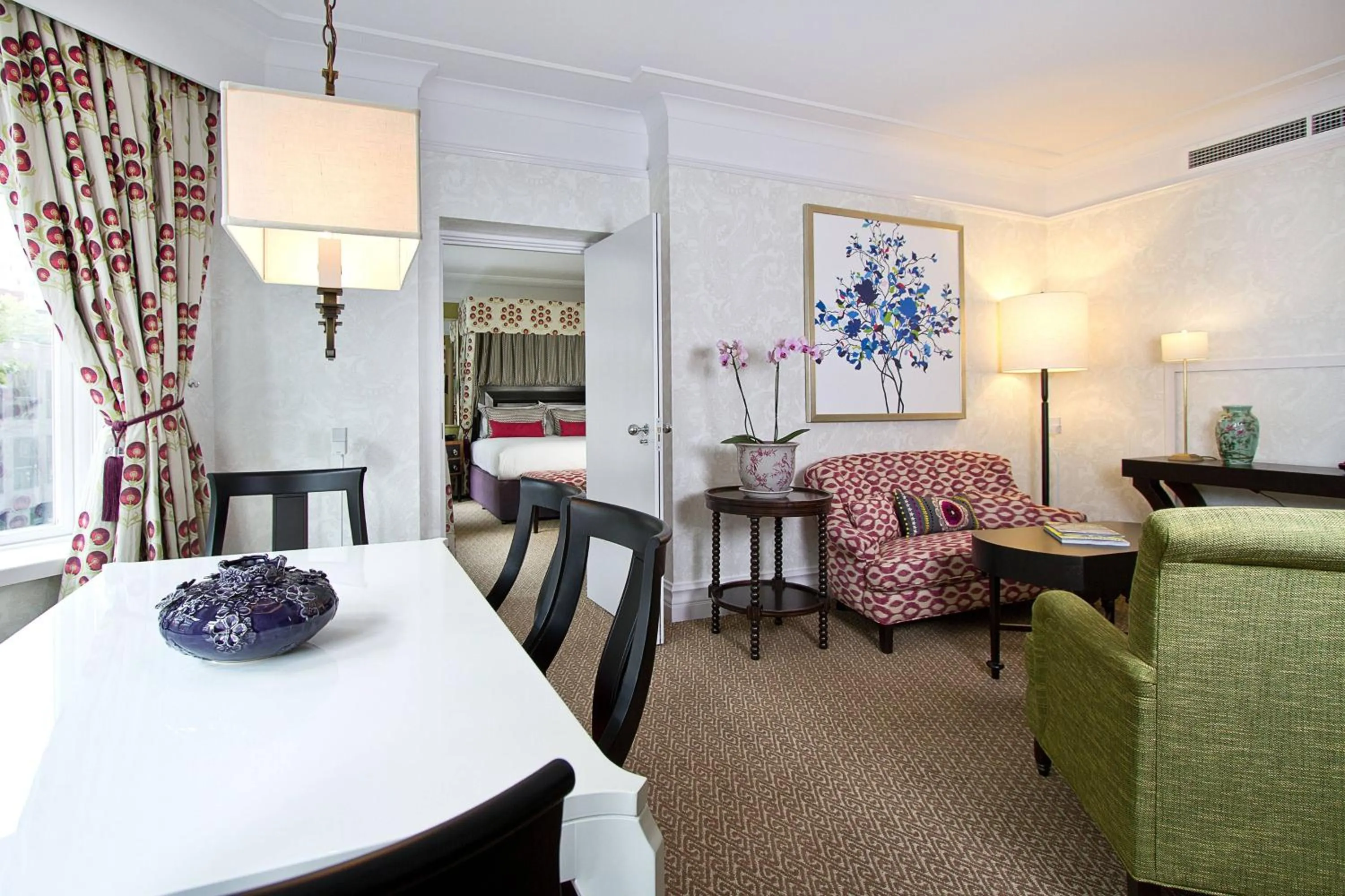 Photo of the whole room, Bed in St. Ermin's Hotel, Autograph Collection