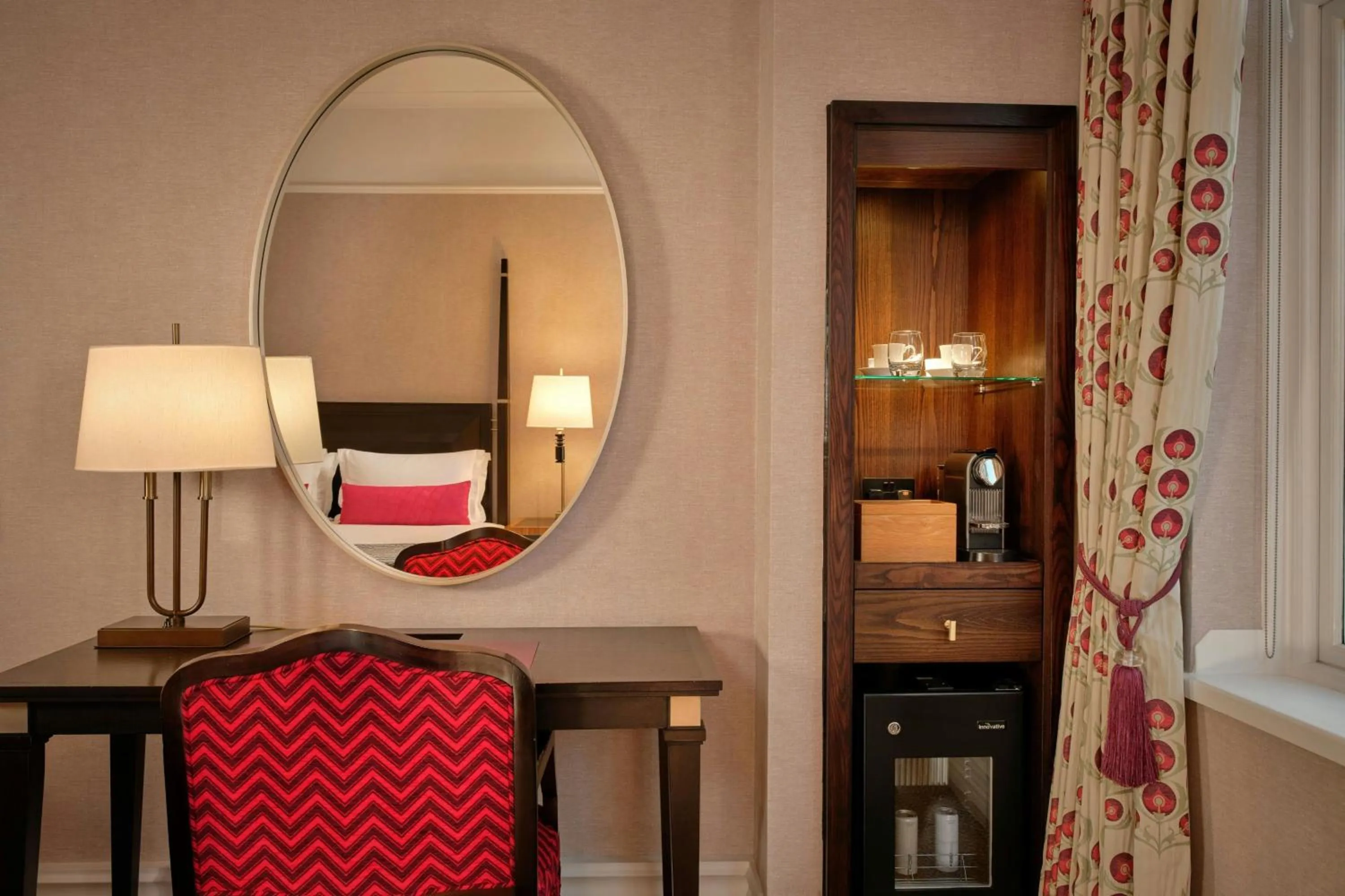 Photo of the whole room in St. Ermin's Hotel, Autograph Collection