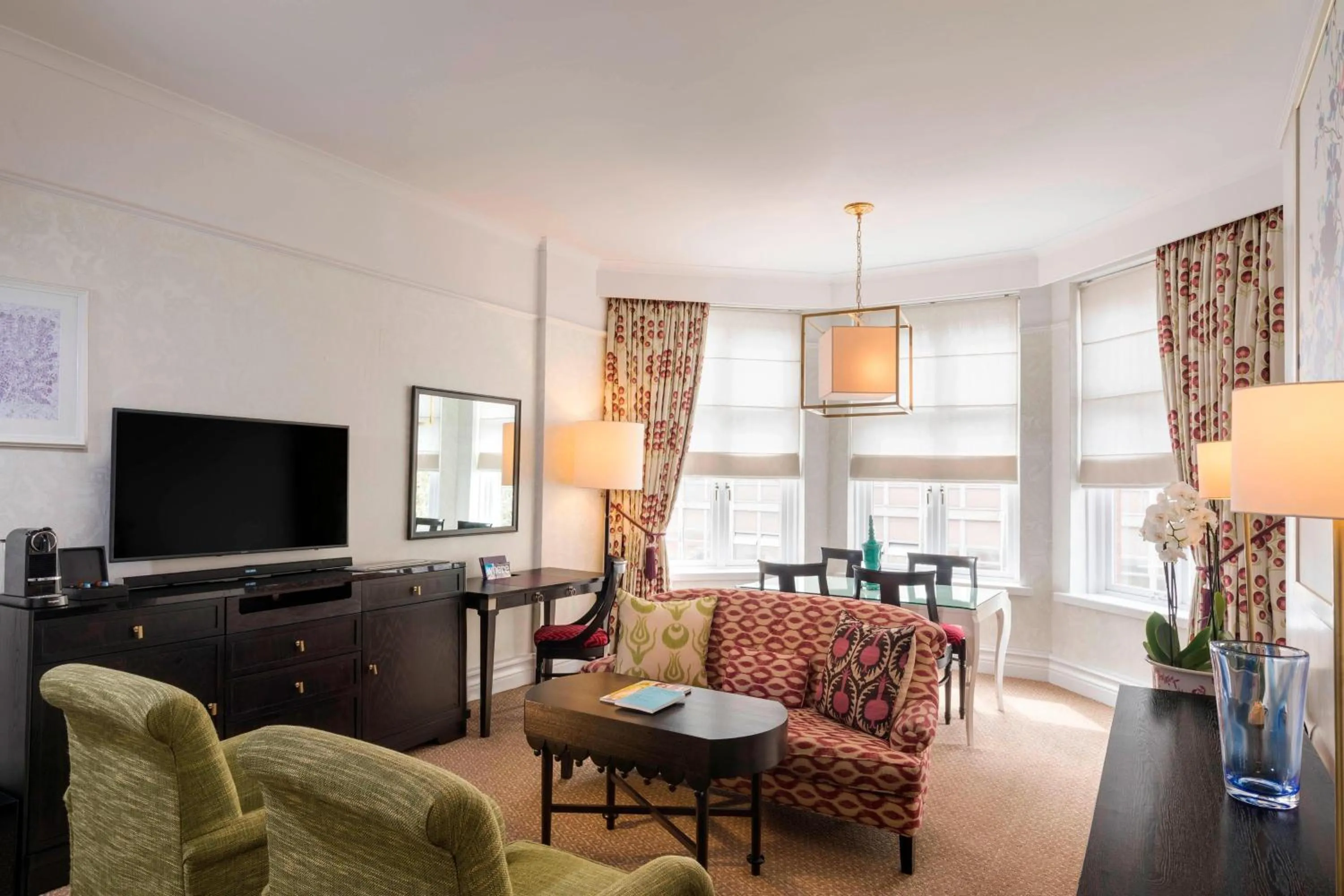 Photo of the whole room in St. Ermin's Hotel, Autograph Collection