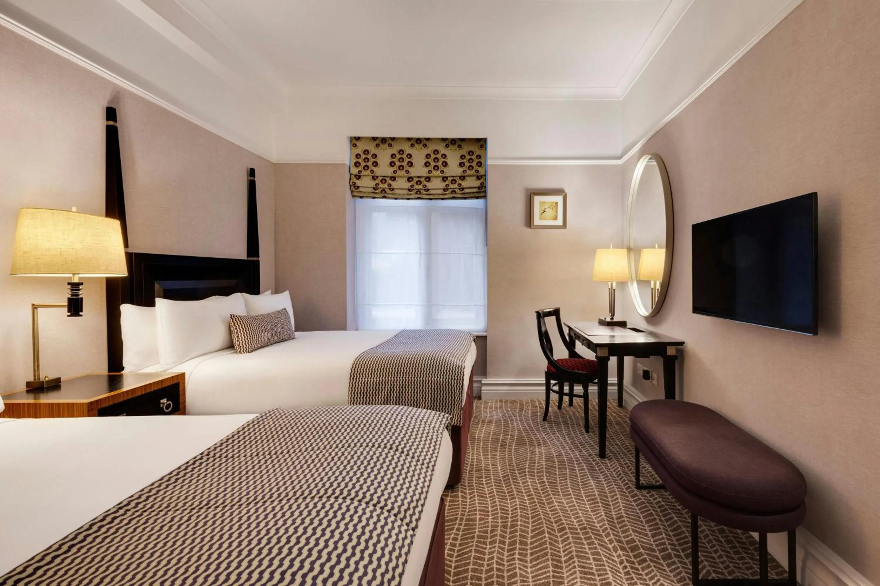 Bedroom, Bed in St. Ermin's Hotel, Autograph Collection