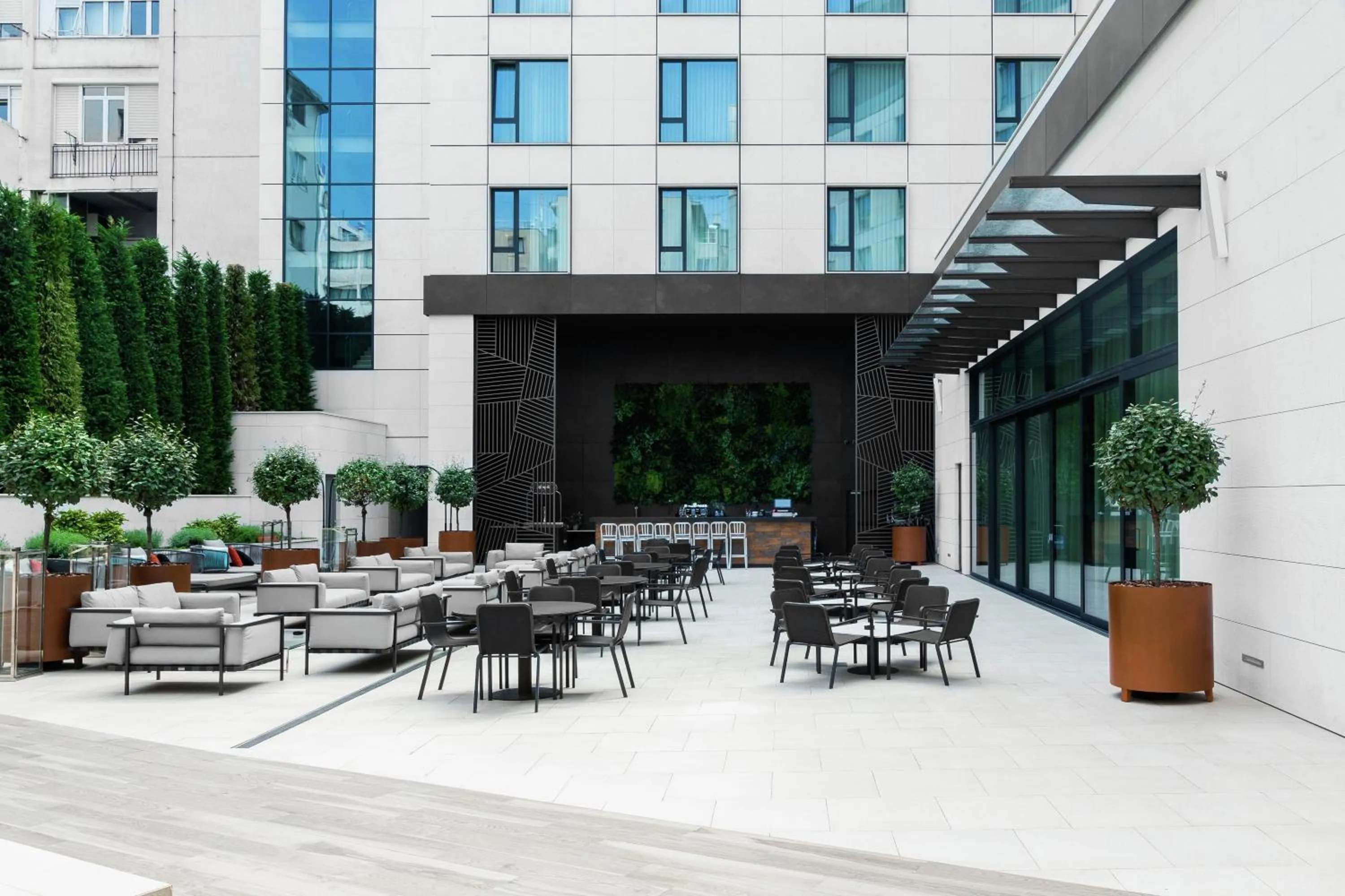 Dining area in Hilton Belgrade