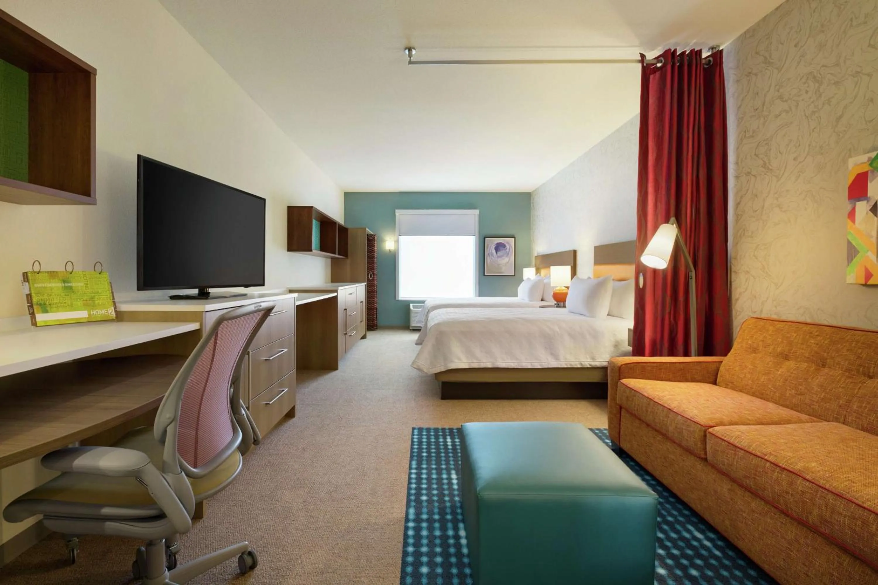 Bedroom, Bed in Home2 Suites By Hilton Frederick