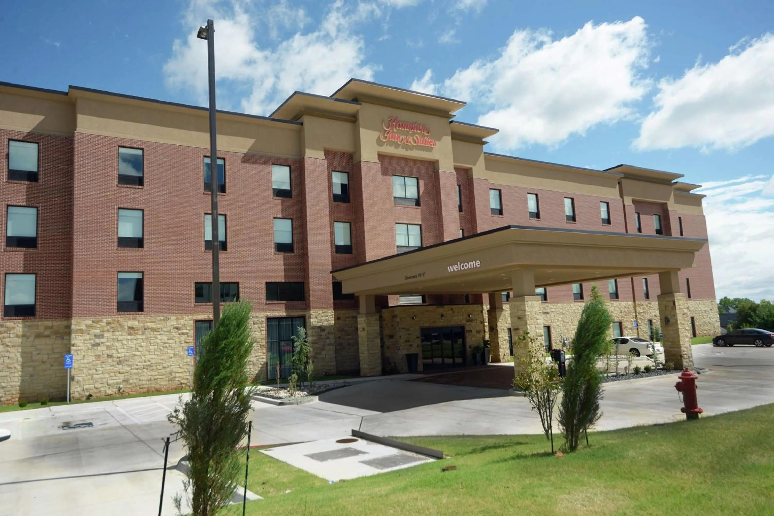 Property building in Hampton Inn & Suites Oklahoma City/Quail Springs