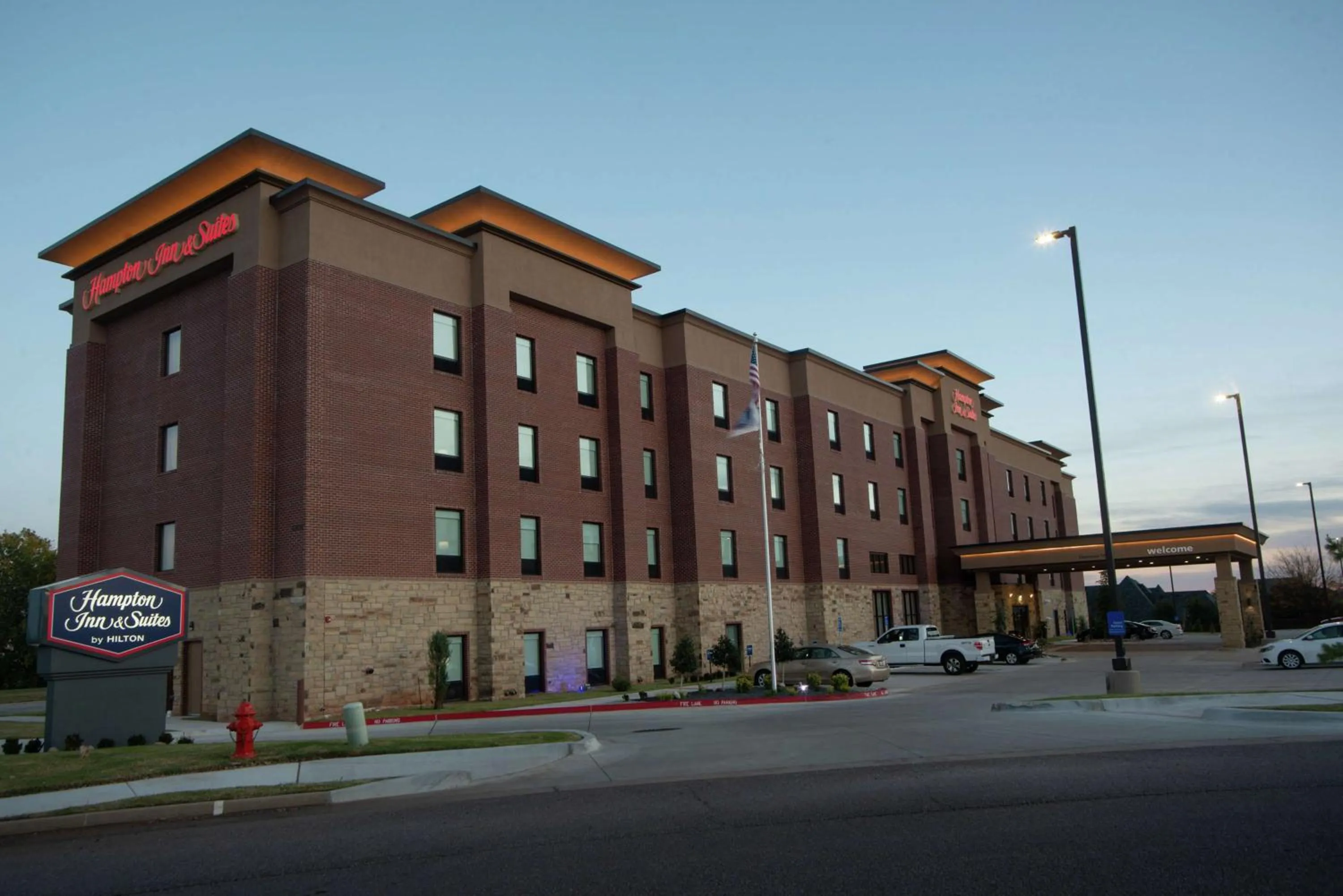 Property building in Hampton Inn & Suites Oklahoma City/Quail Springs