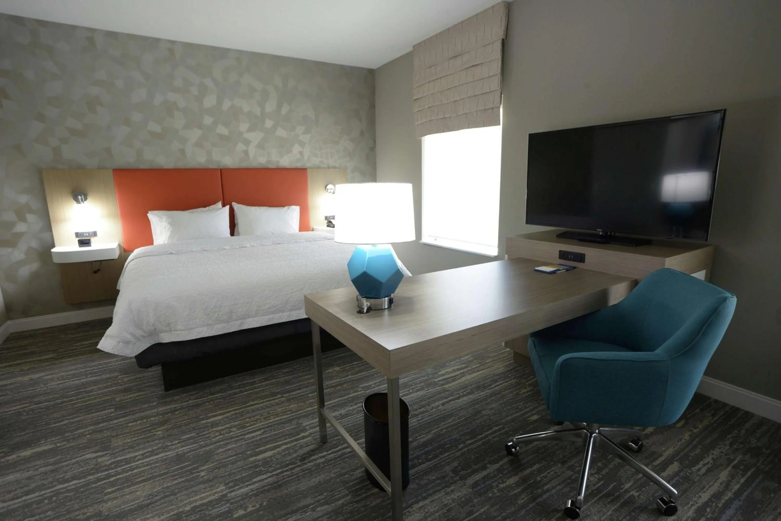 Bedroom, Bed in Hampton Inn & Suites Oklahoma City/Quail Springs