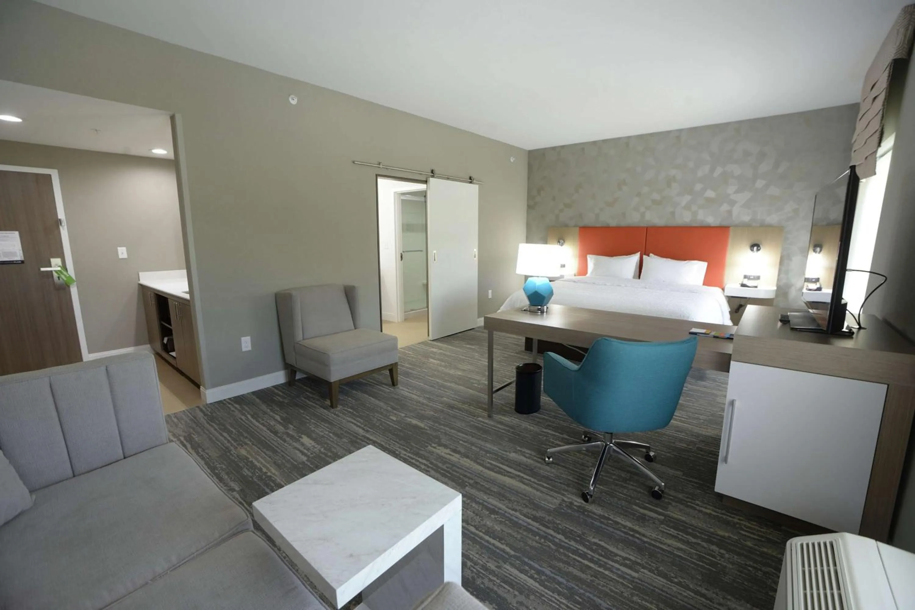 Bedroom, Bed in Hampton Inn & Suites Oklahoma City/Quail Springs
