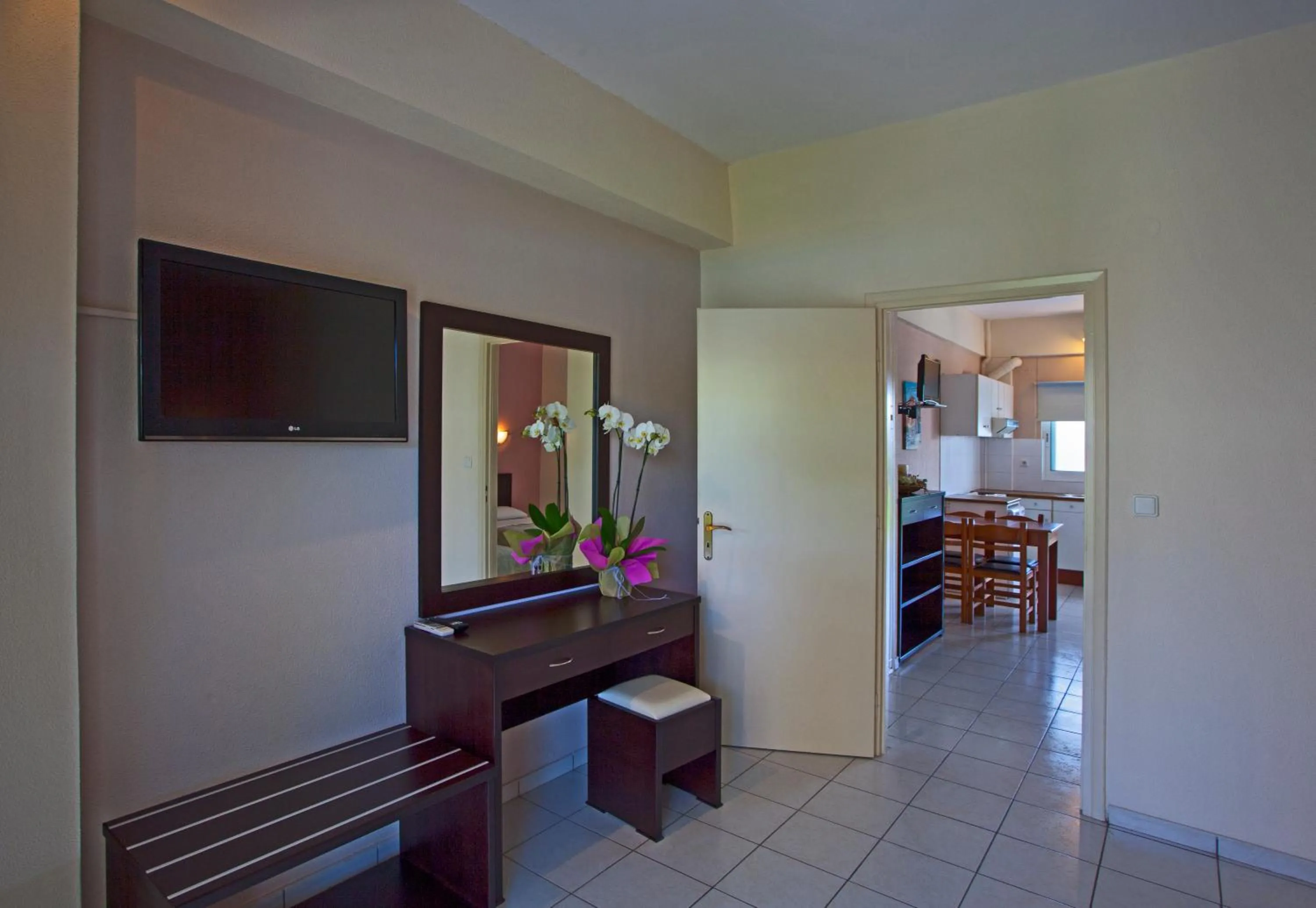 Seating area in Hotel Kalamitsi Apartments