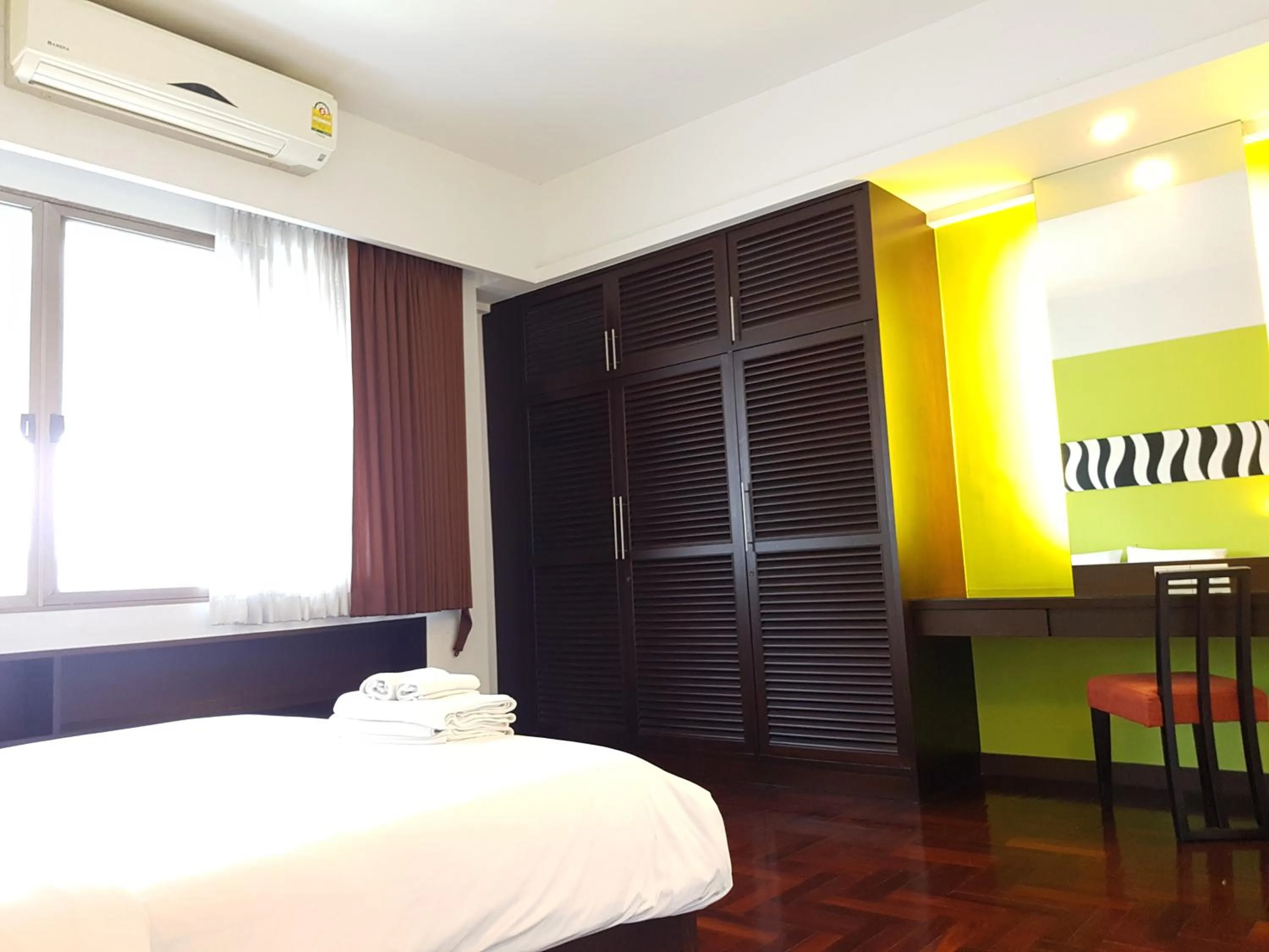 Bedroom, Bed in P.T. Court