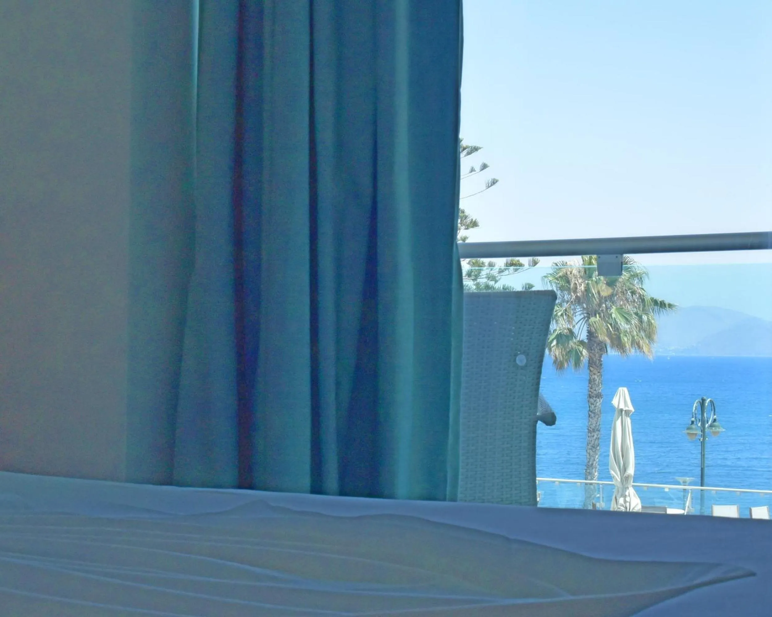 Sea view in Bristol Sea View Apartments