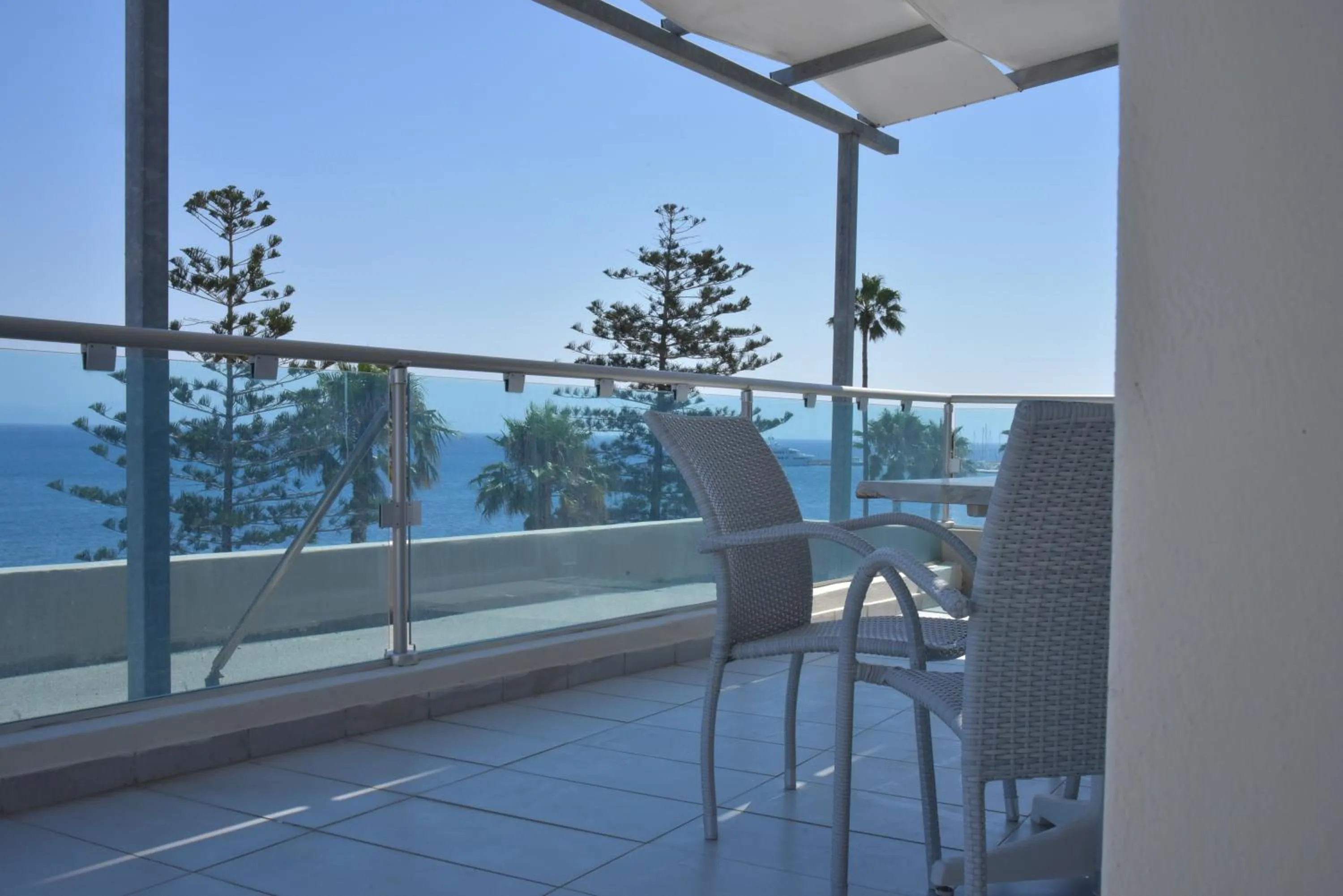 Sea view in Bristol Sea View Apartments