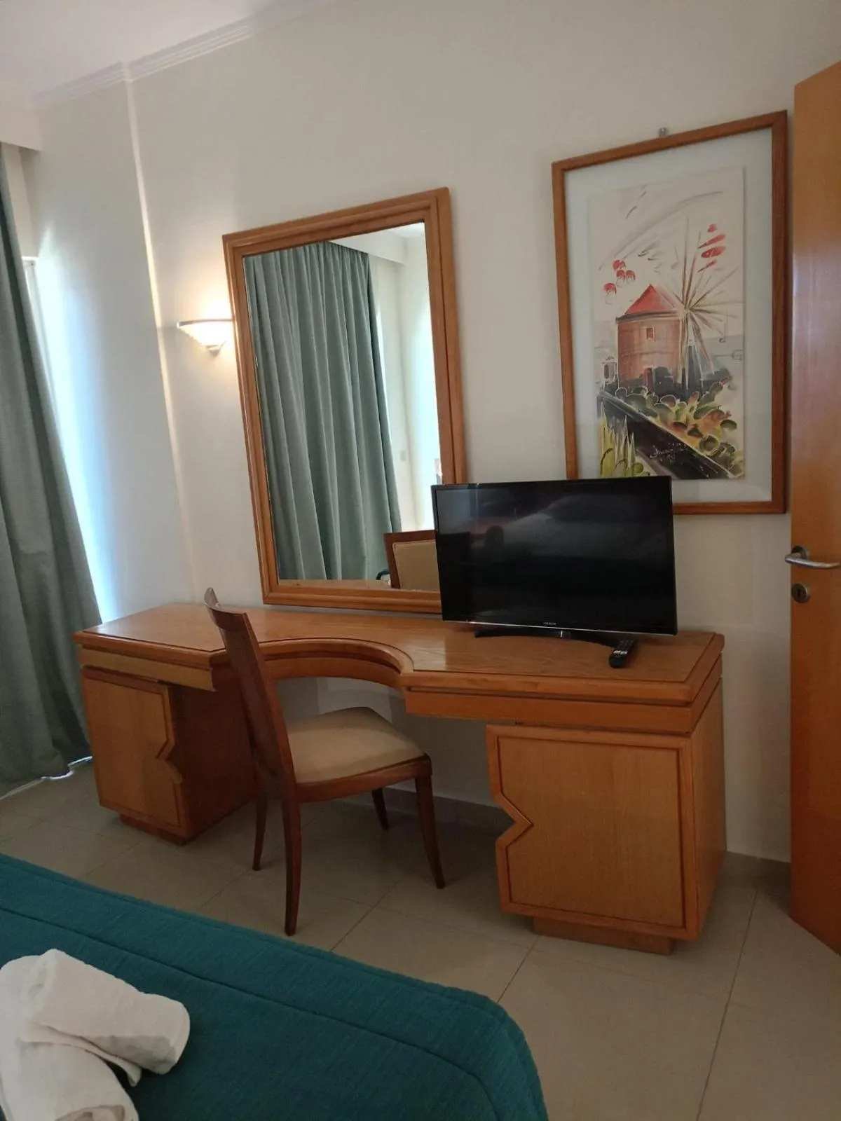 Bed in Bristol Sea View Apartments