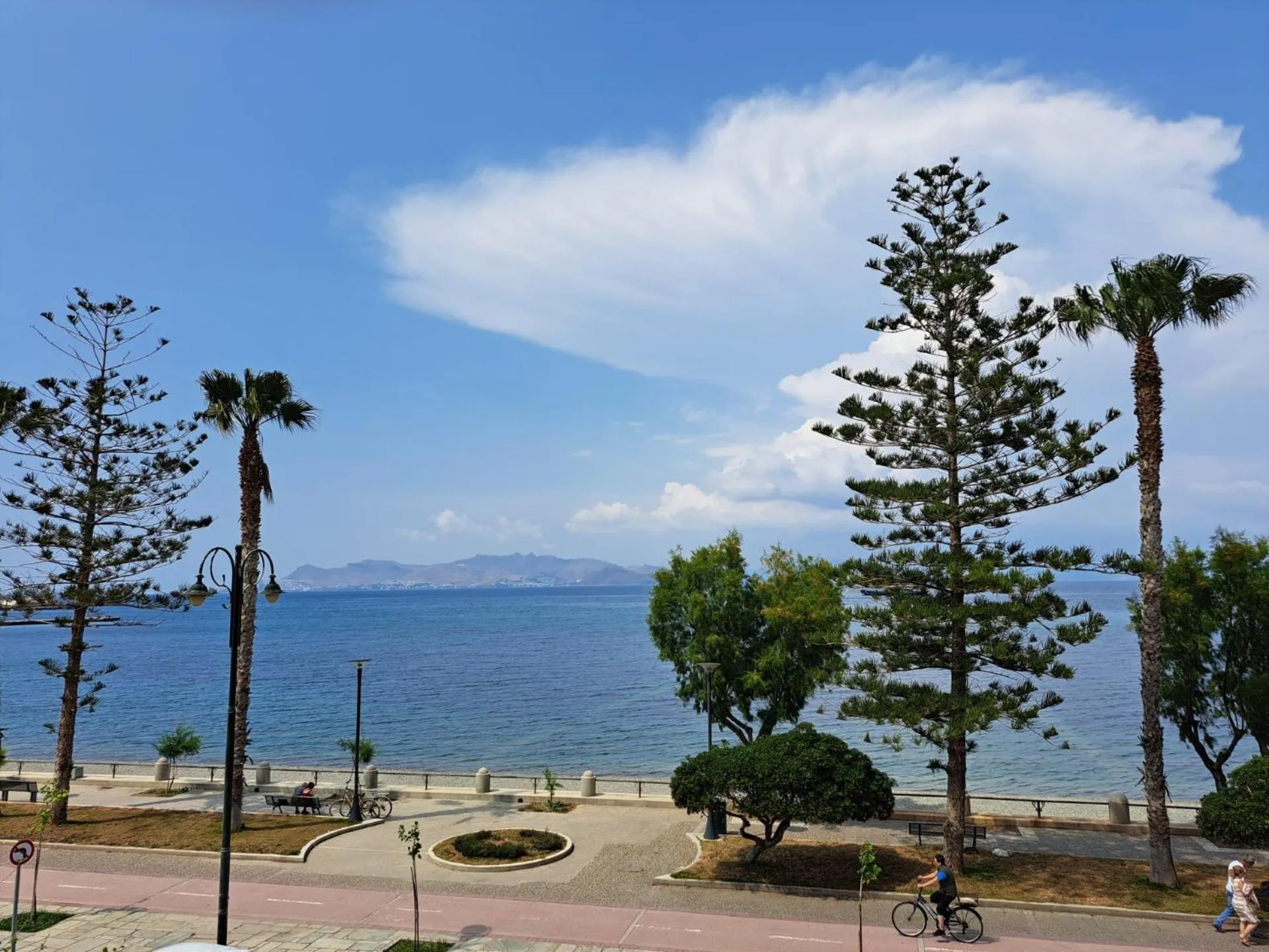 Sea view in Bristol Sea View Apartments