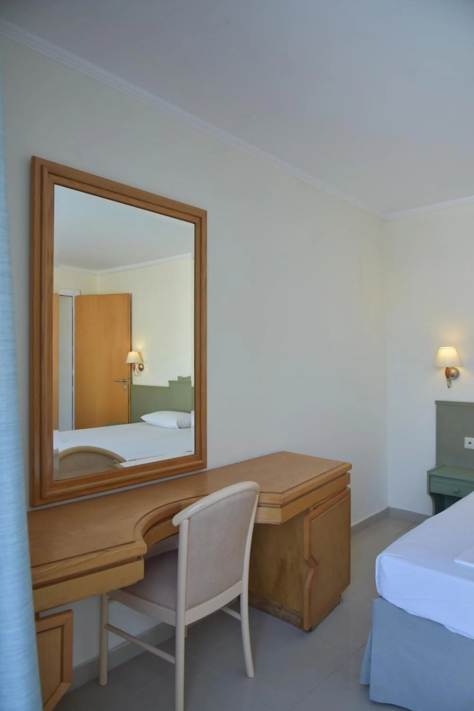 Bed in Bristol Sea View Apartments