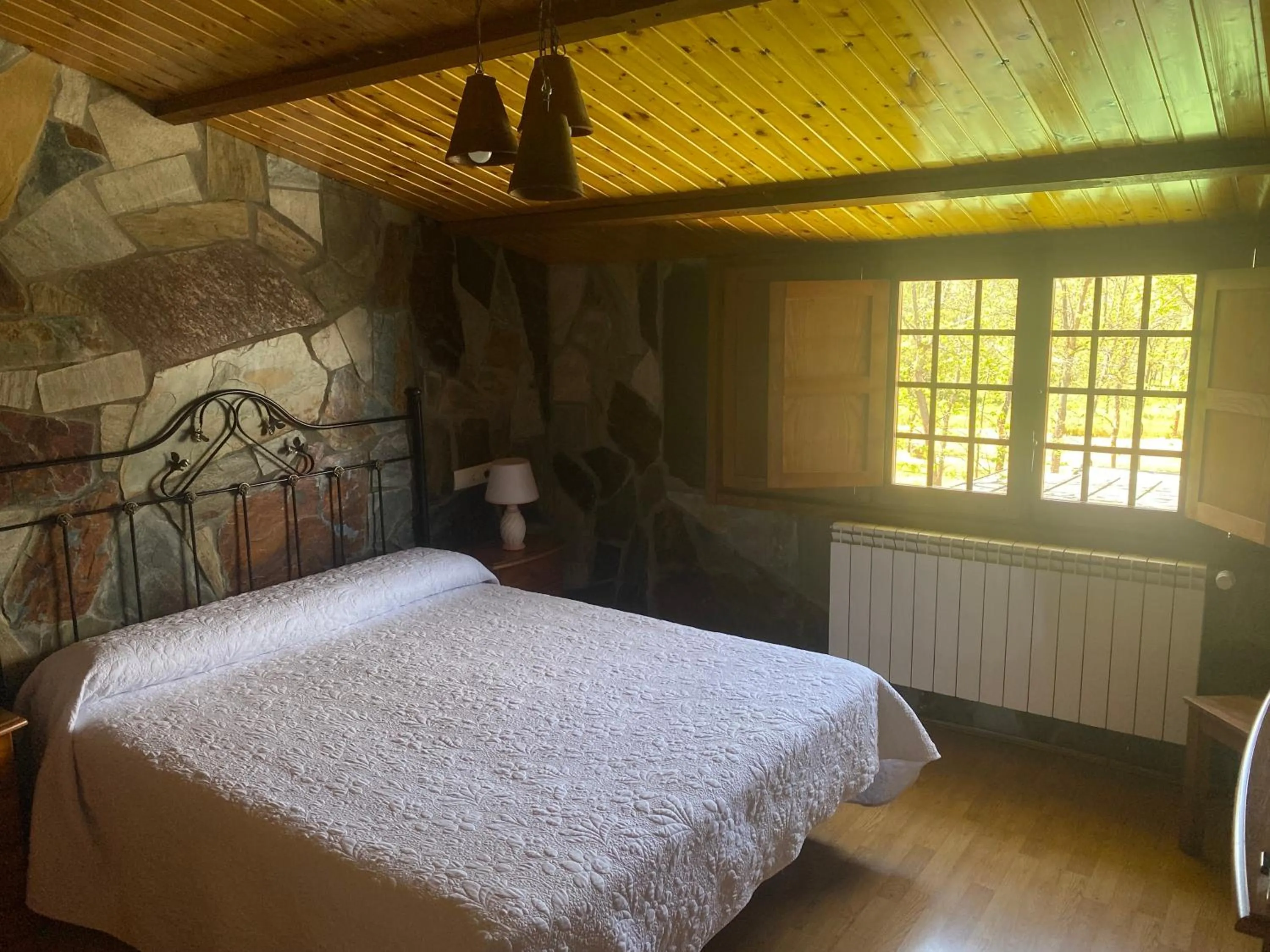 Bedroom, Bed in Hotel Rural Camino Medulas