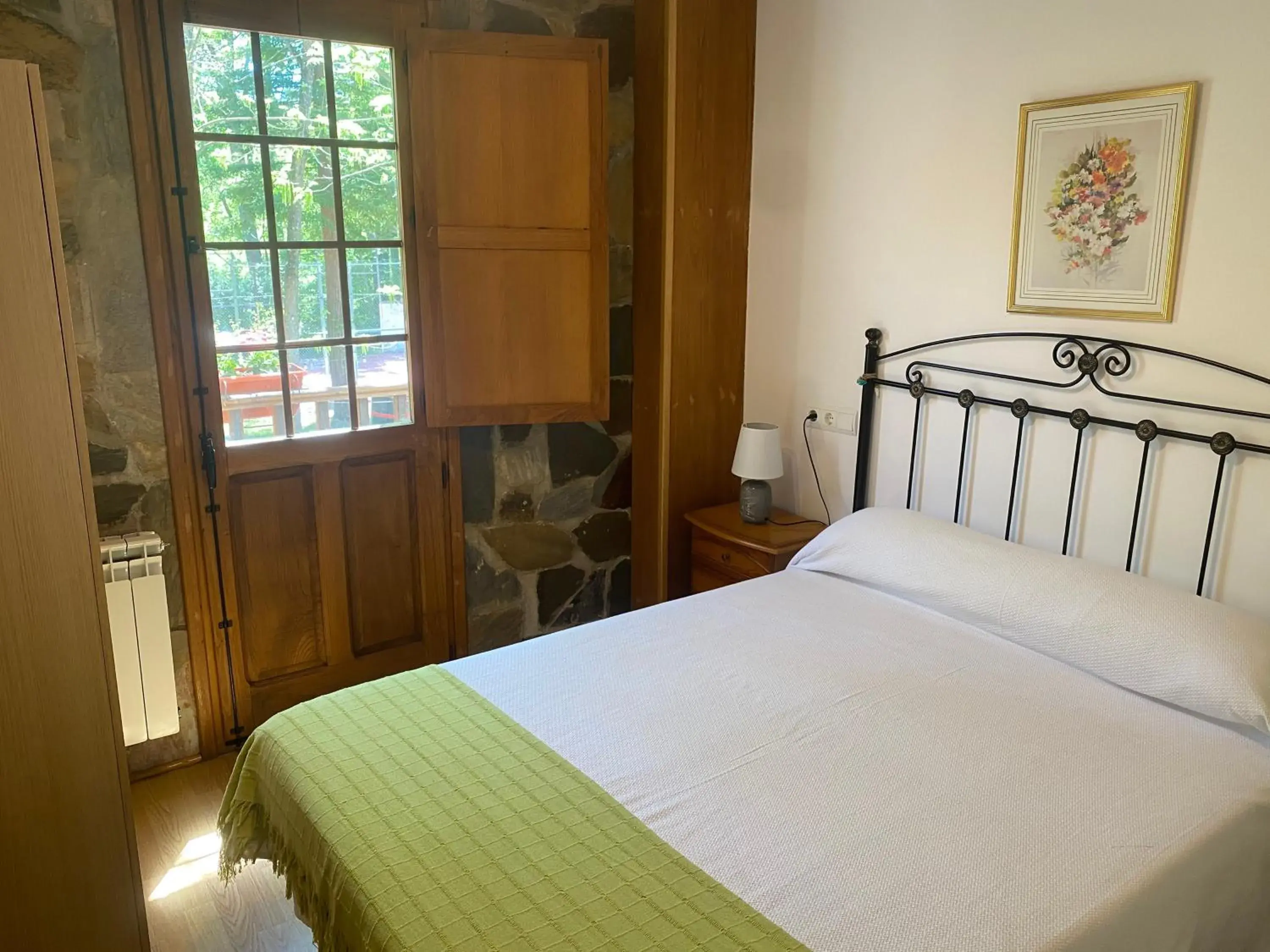 Double Room with Terrace in Hotel Rural Camino Medulas Double Room with Terrace in Hotel Rural Camino Medulas
