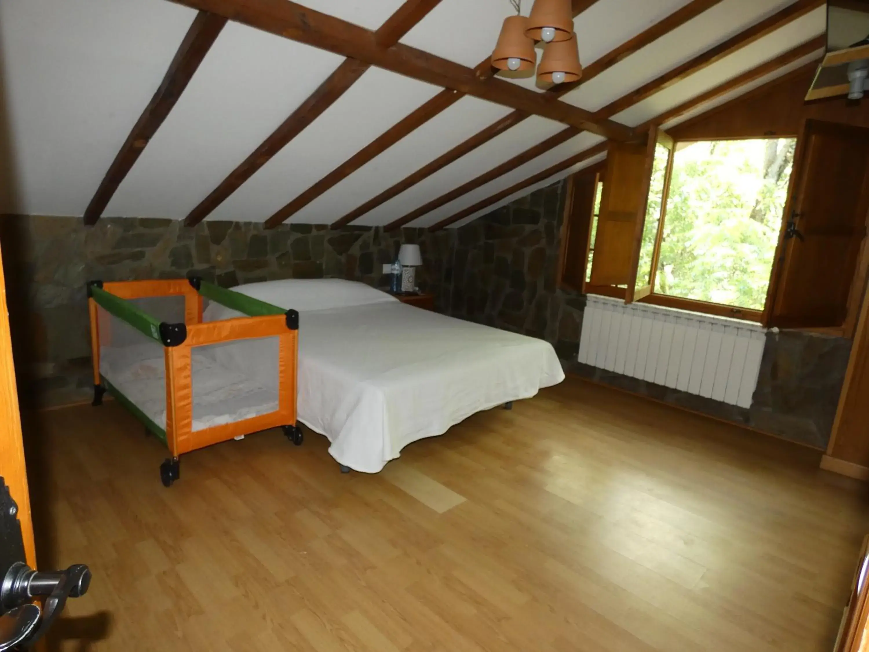 Double Room with Spa Bath in Hotel Rural Camino Medulas Double Room with Spa Bath in Hotel Rural Camino Medulas